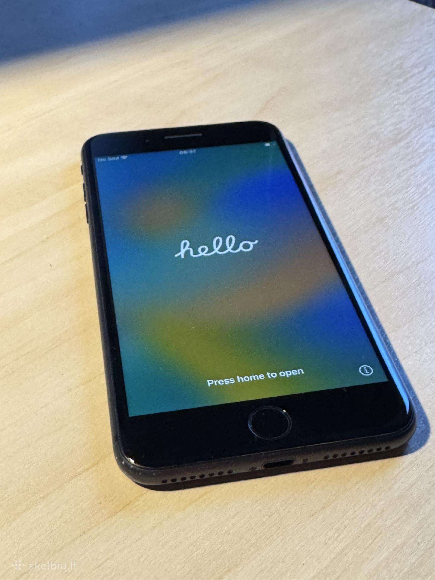 iPhone 8 Plus (64 GB)