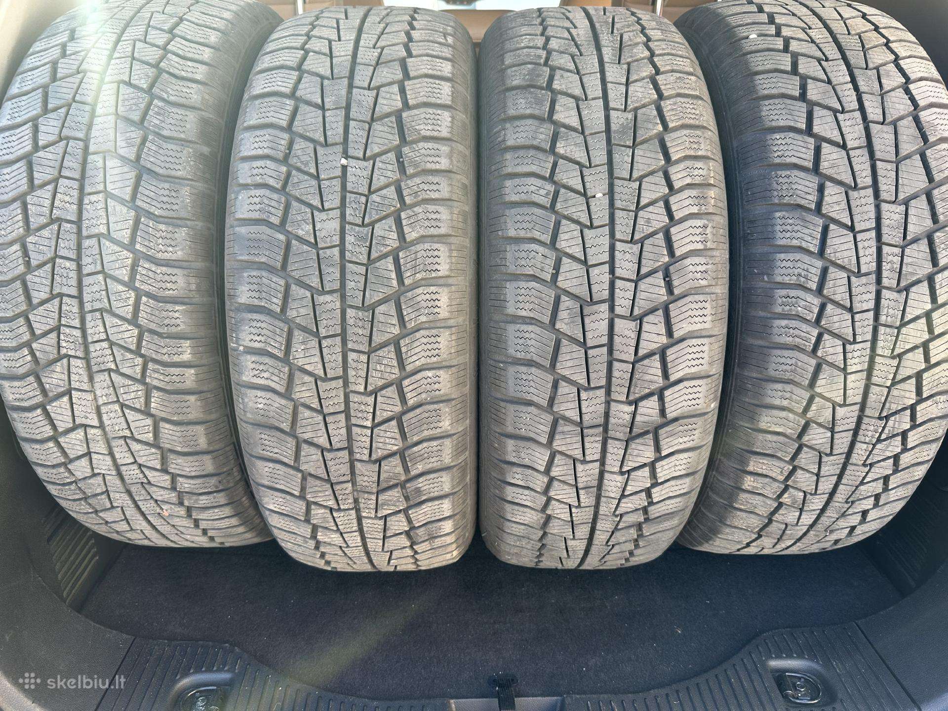 Parduodamos 4 vnt. 215/60 R17 M+s padangos