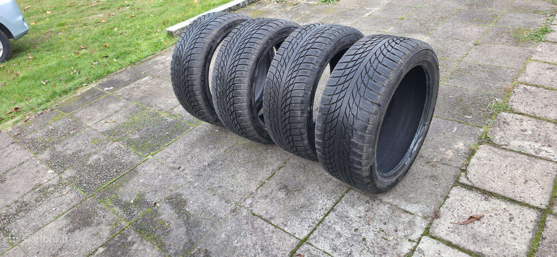 Kumho 255/40/19 2025