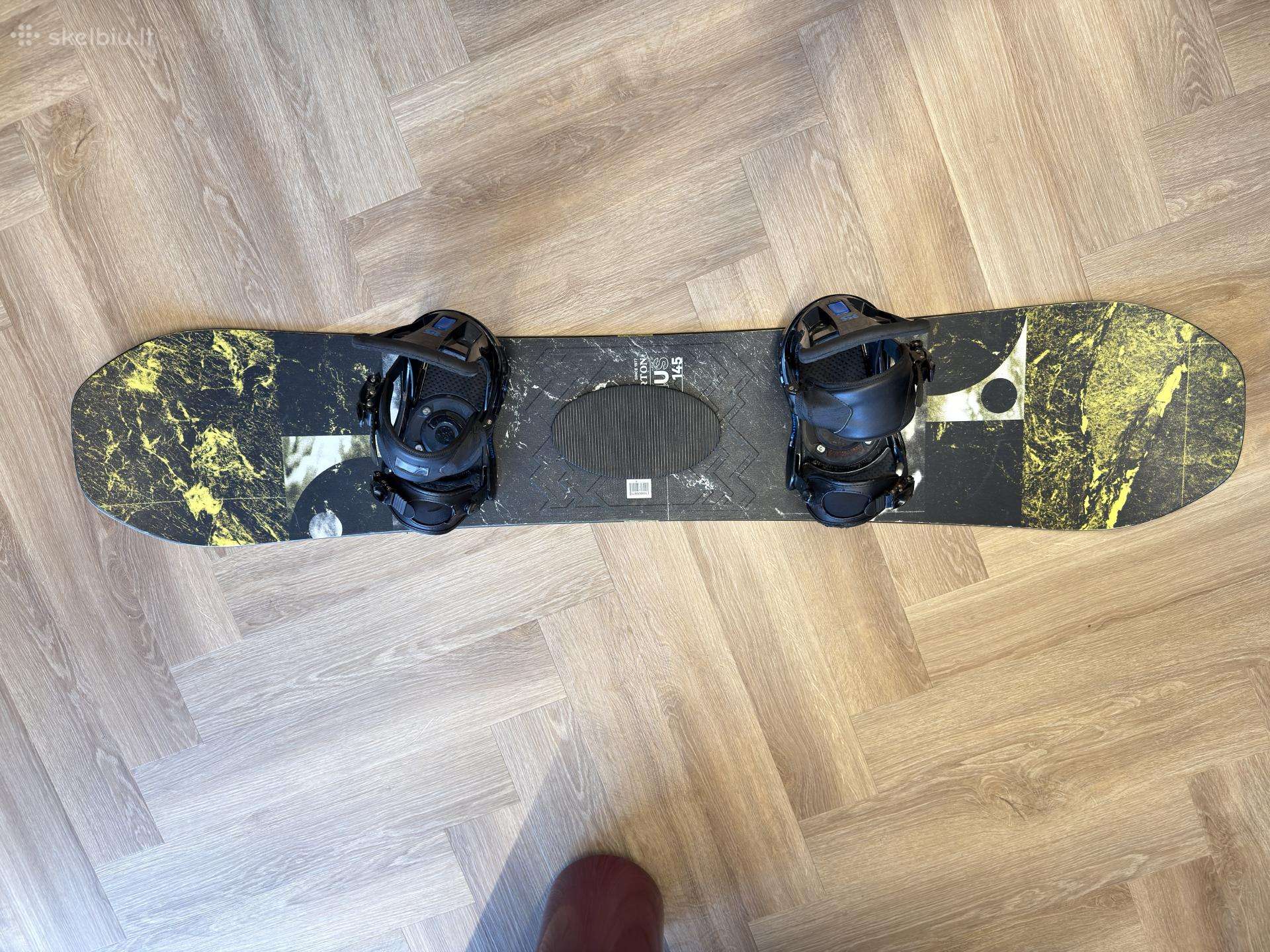 Burton Radius snieglentė su apkaustais