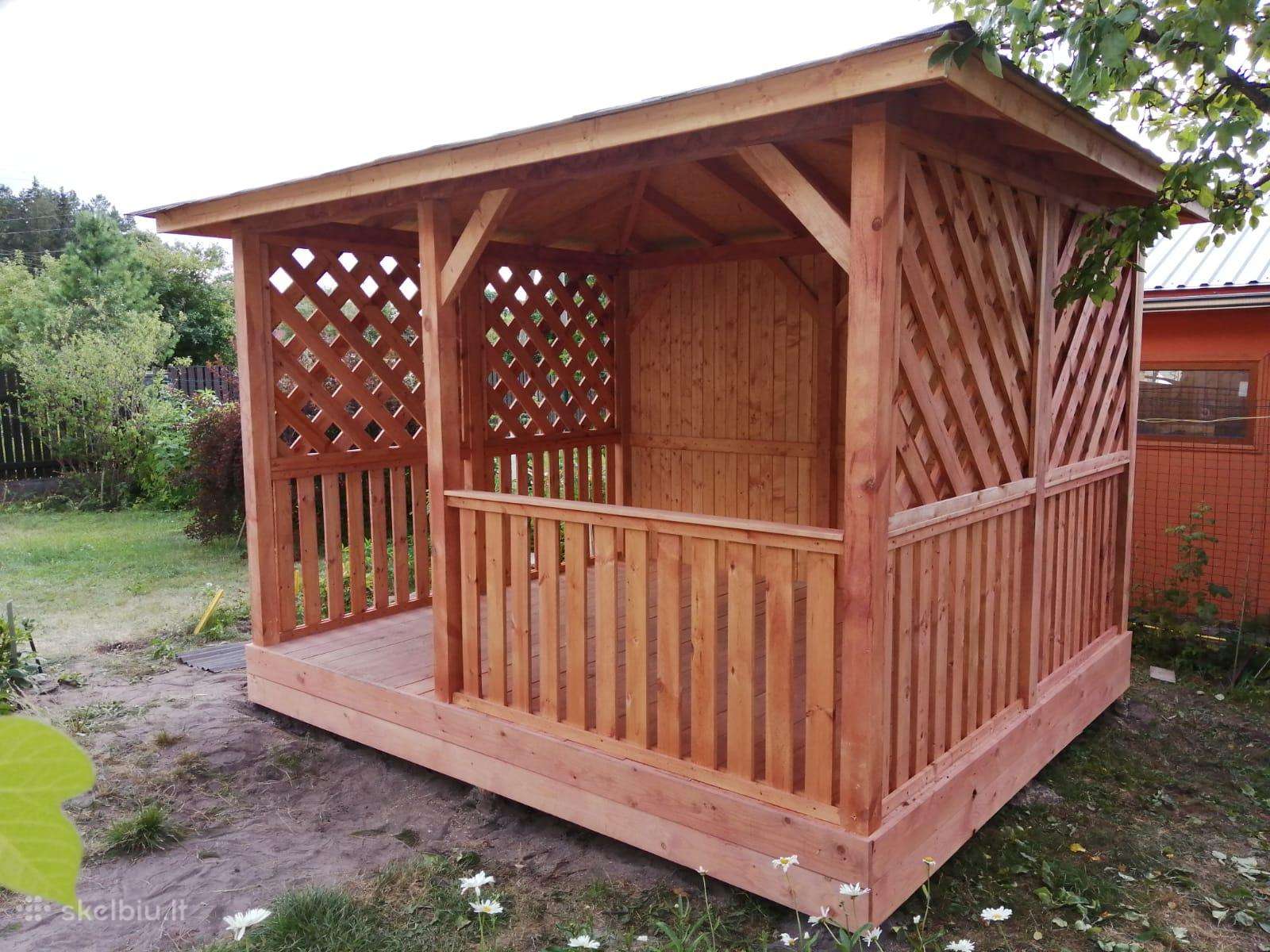 Pavėsinė 3x3,5 m su dekoratyvinėmis grotelėmis