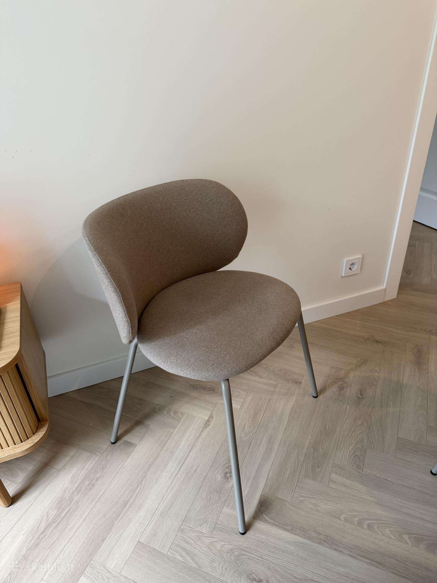 Modernios valgomojo kėdės