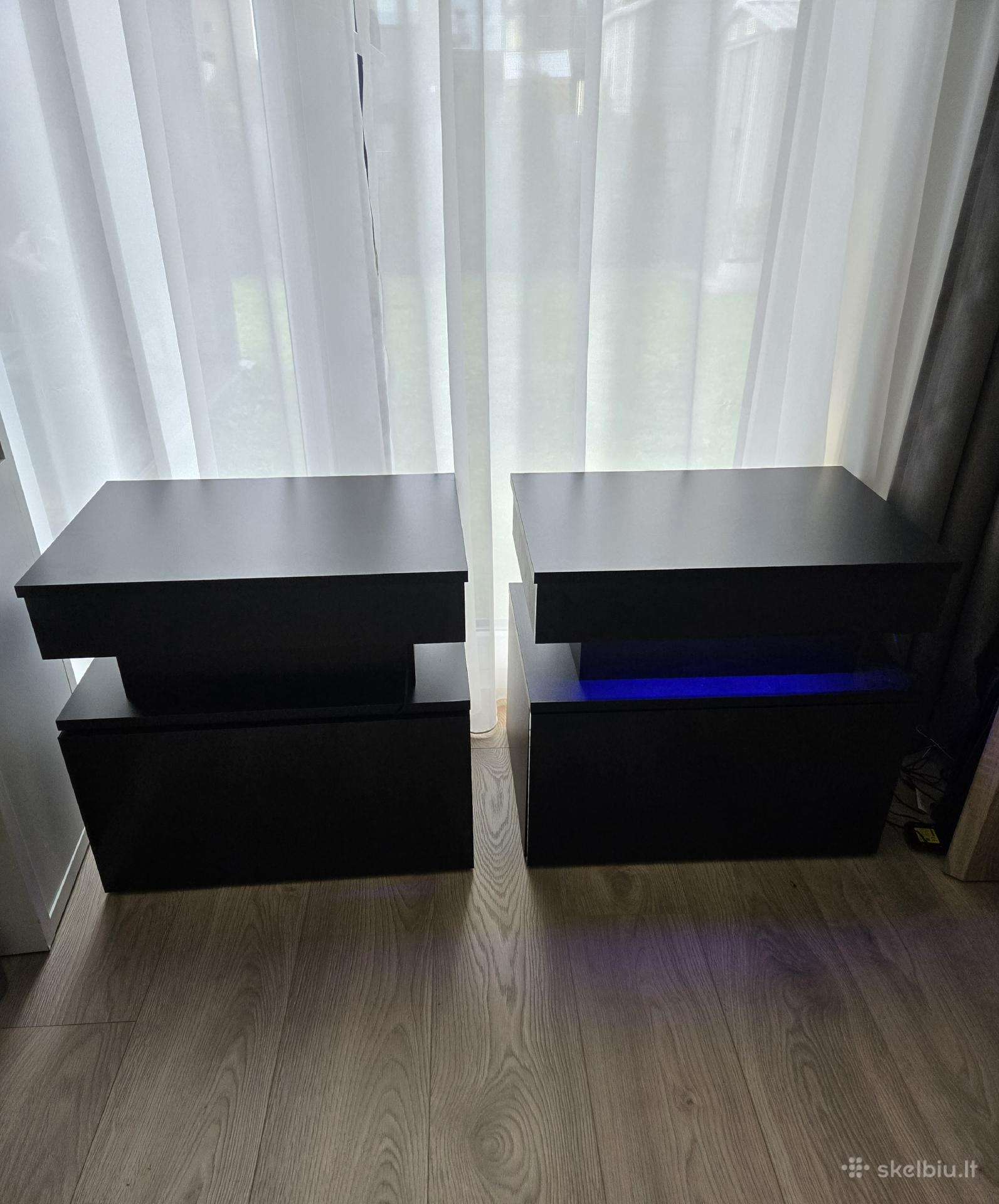 Naktiniai staliukai,su stalčiais su LED.