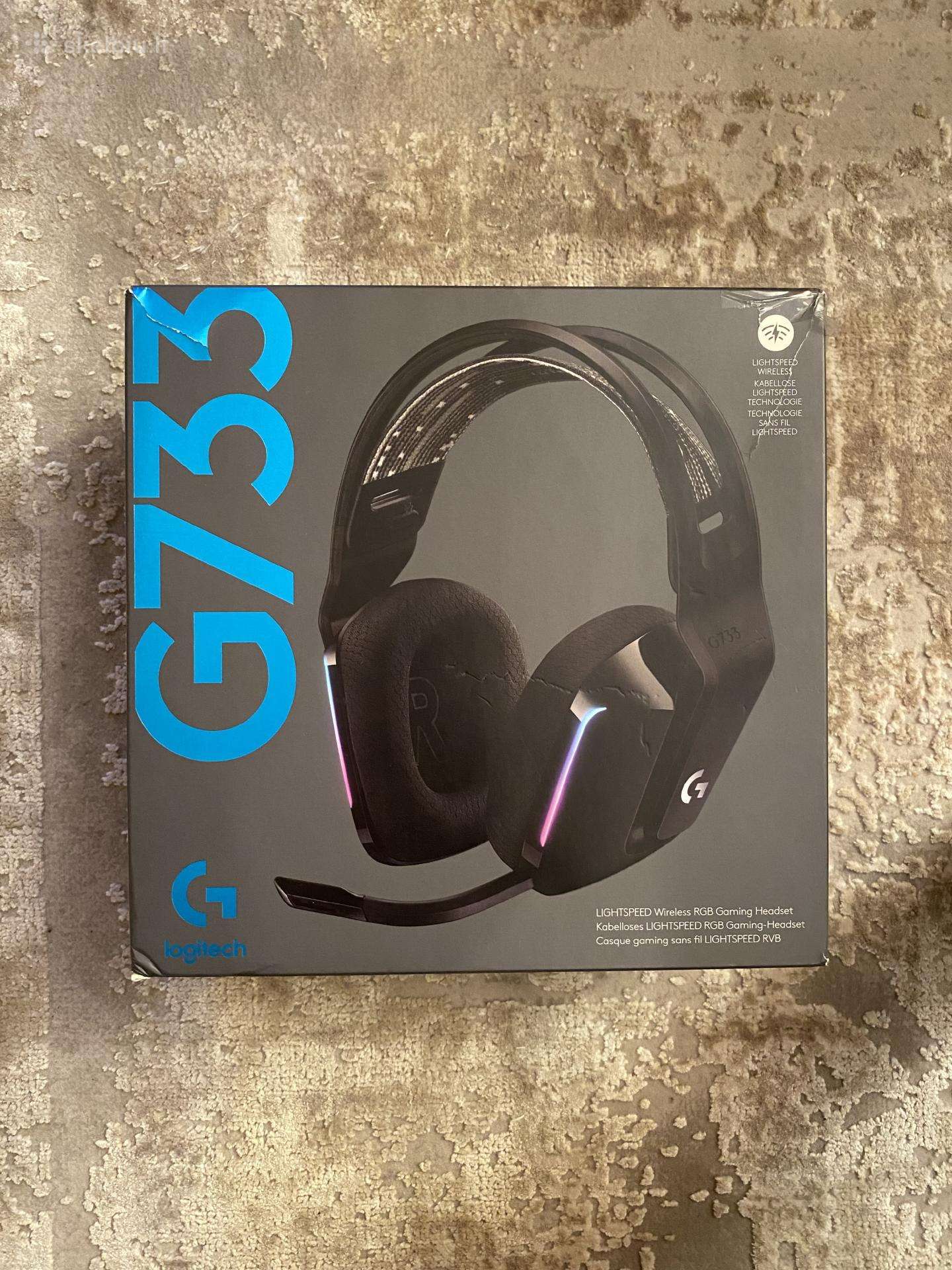 Logitech G733
