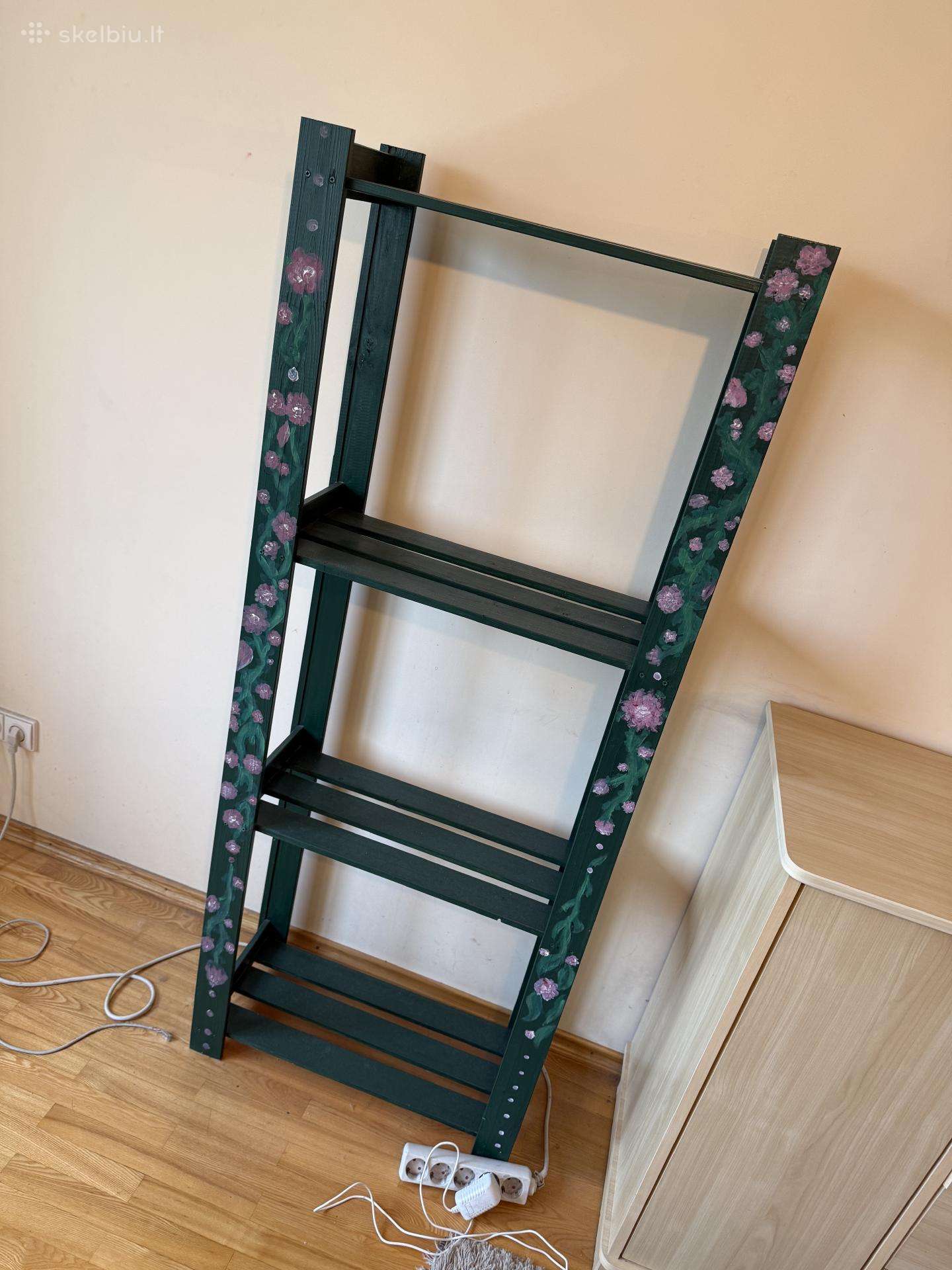 Medinė rankomis dekoruota lentyna / deco stelažas
