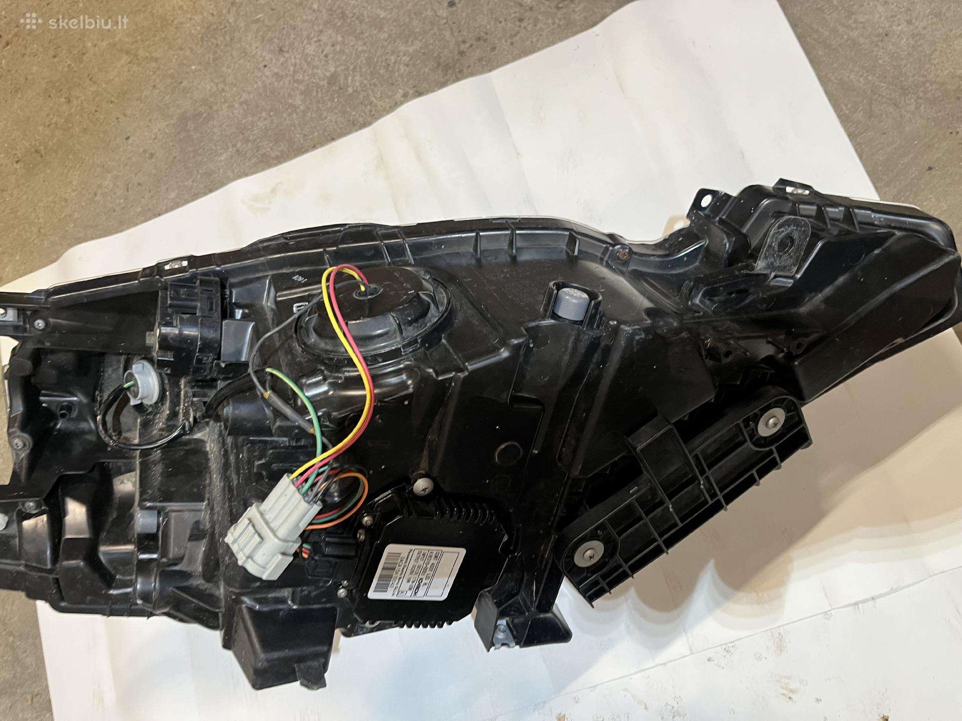 Nissan Leaf žibintai