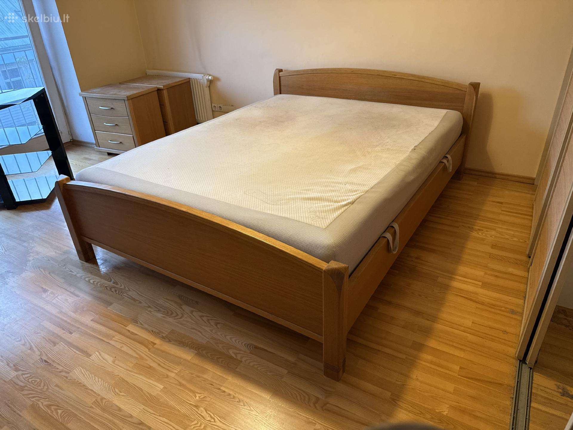 Dvigulė ąžuolinė lova su daiktadėže 170x220