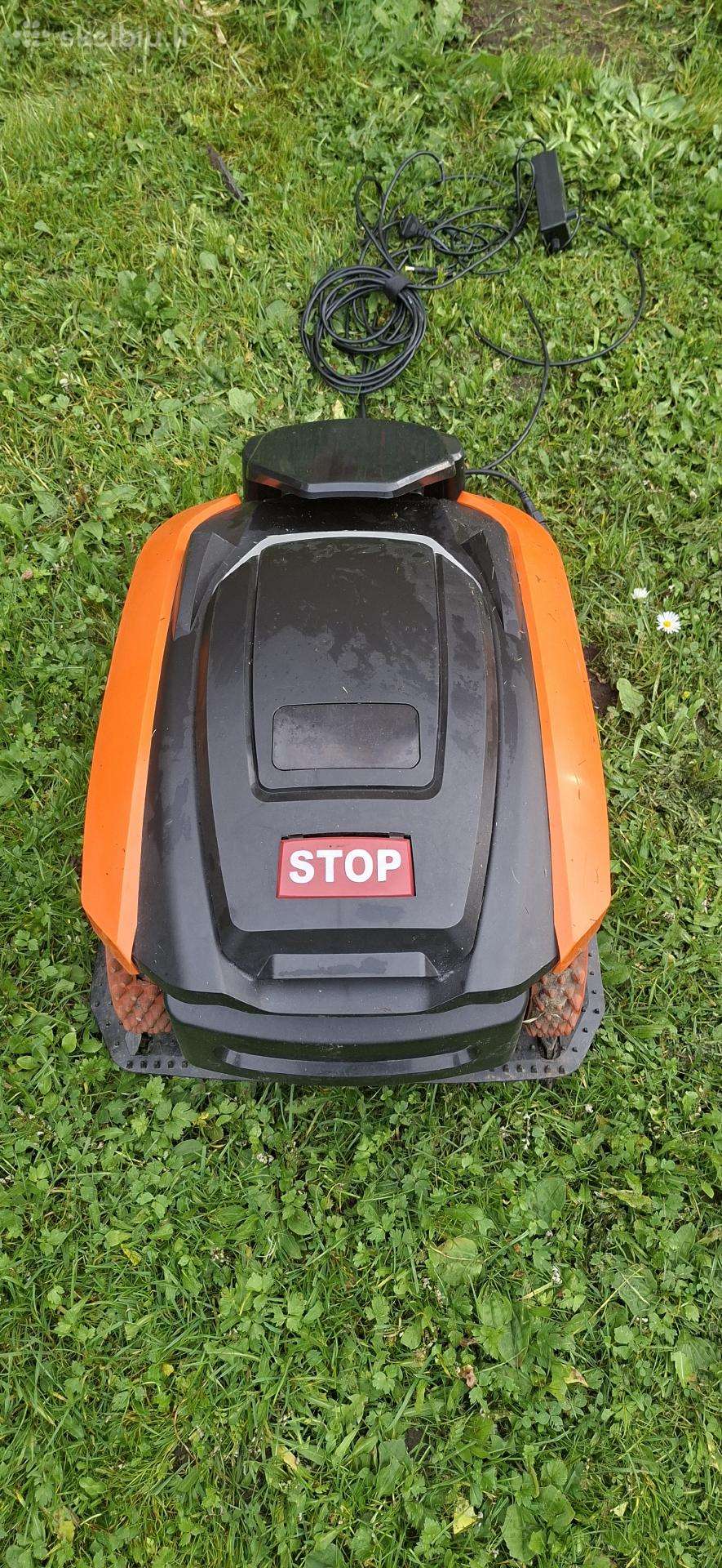 Vejos robotas Yard Force x100i