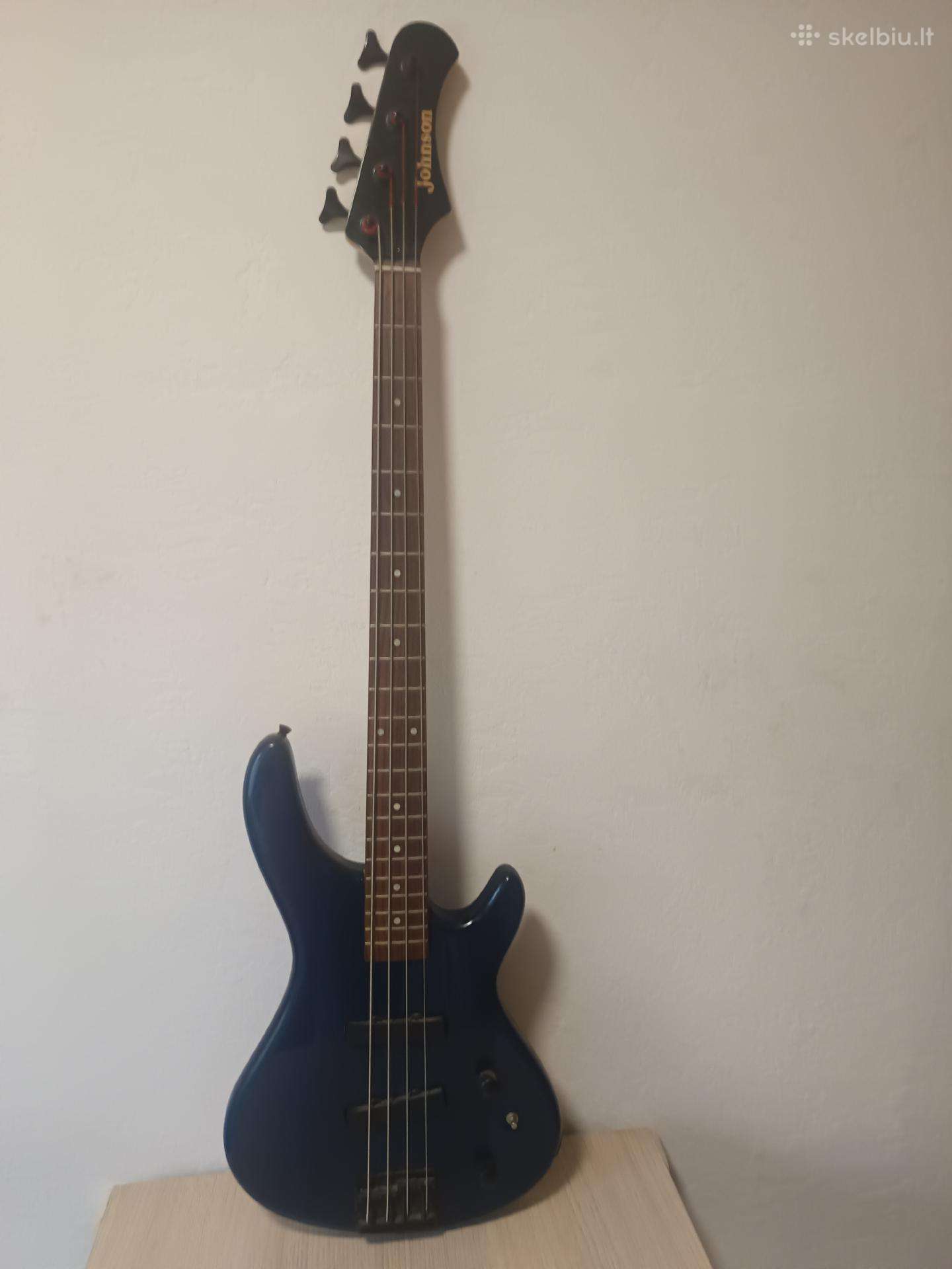 Bosinė gitara Johnson