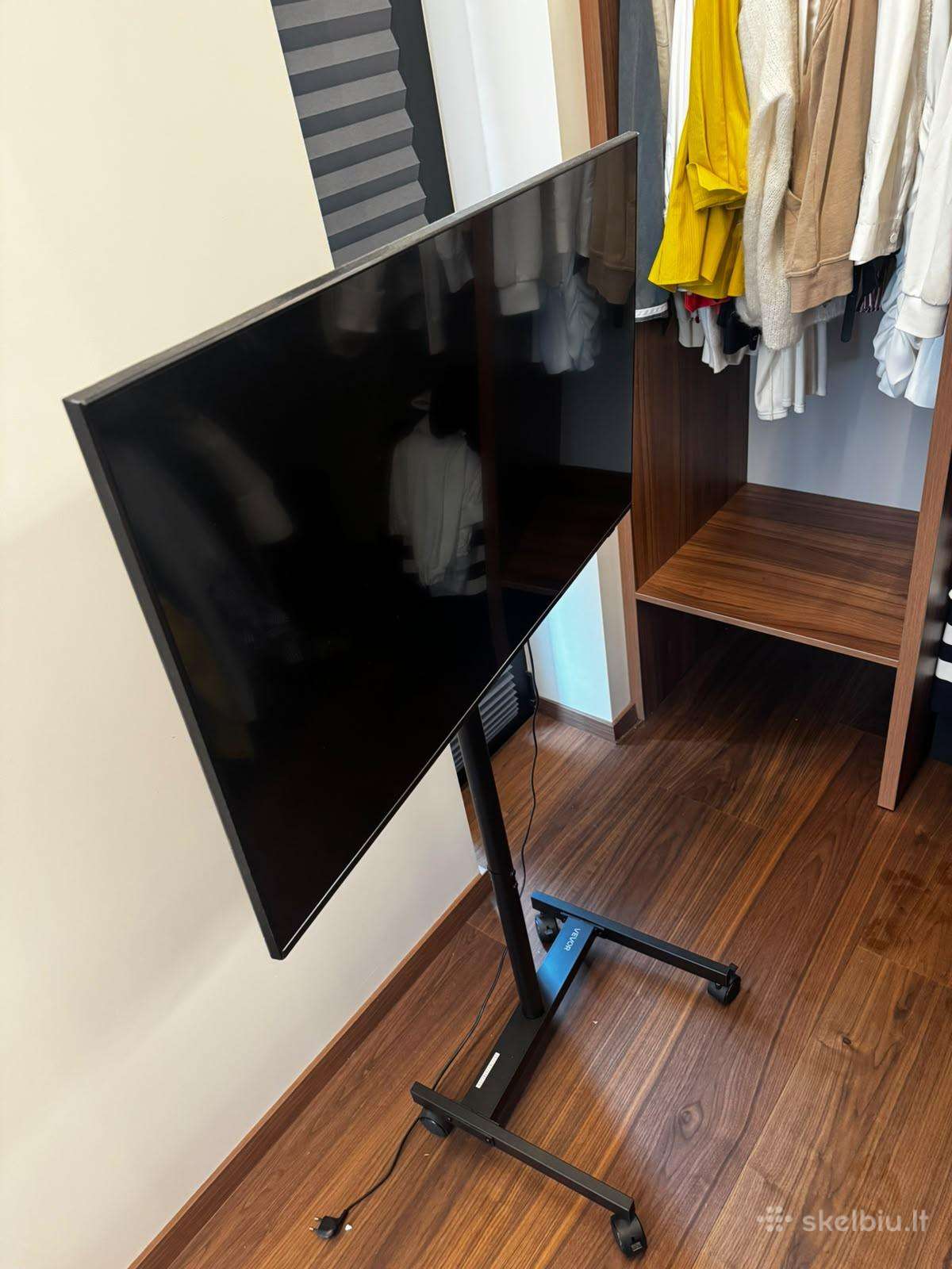 Parduodu TV samsung qe43q7faauxxh