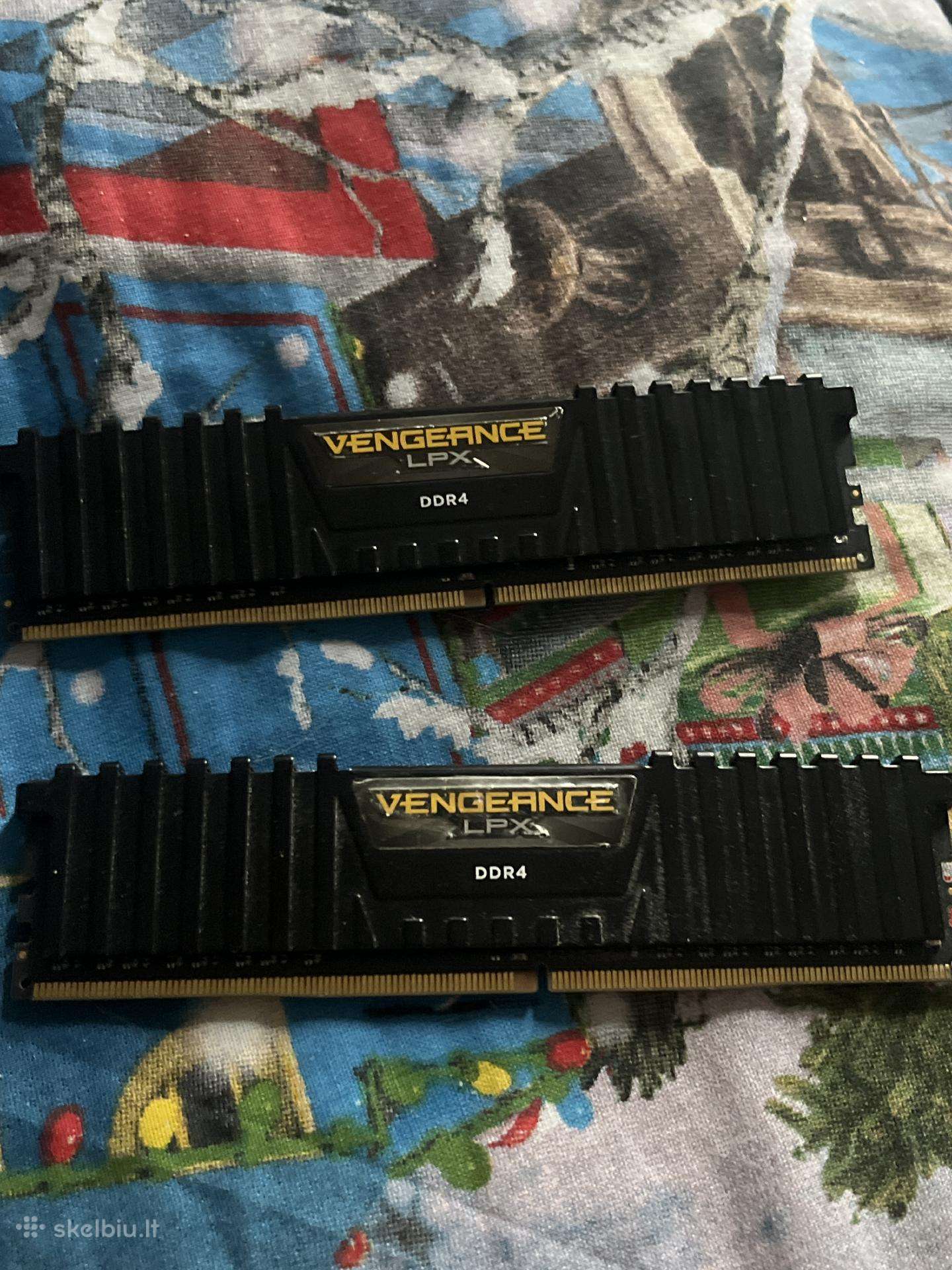 Corsair Ddr4 8gb 2133/2400 MHz