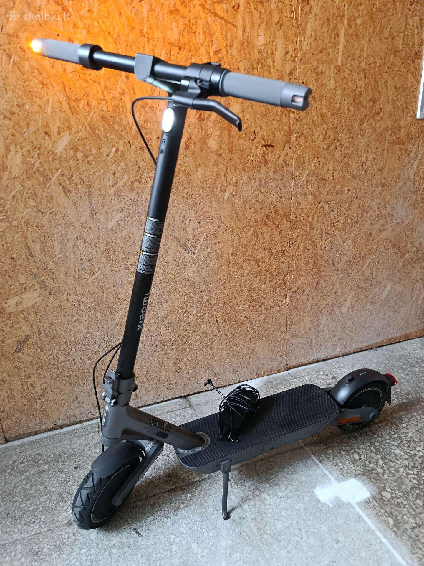 Xiaomi 4 Ultra Electric Scooter