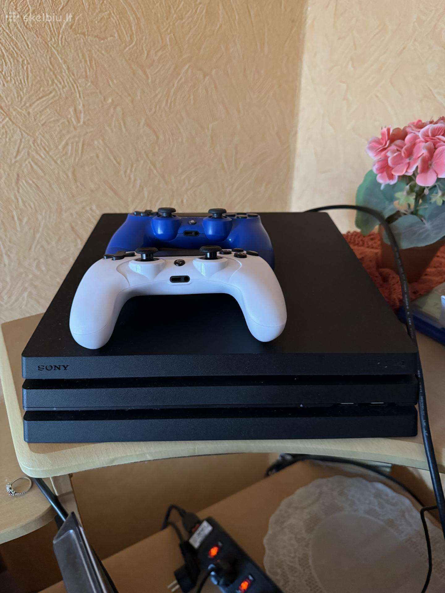 Playstation 4 Pro 1tb atrištas