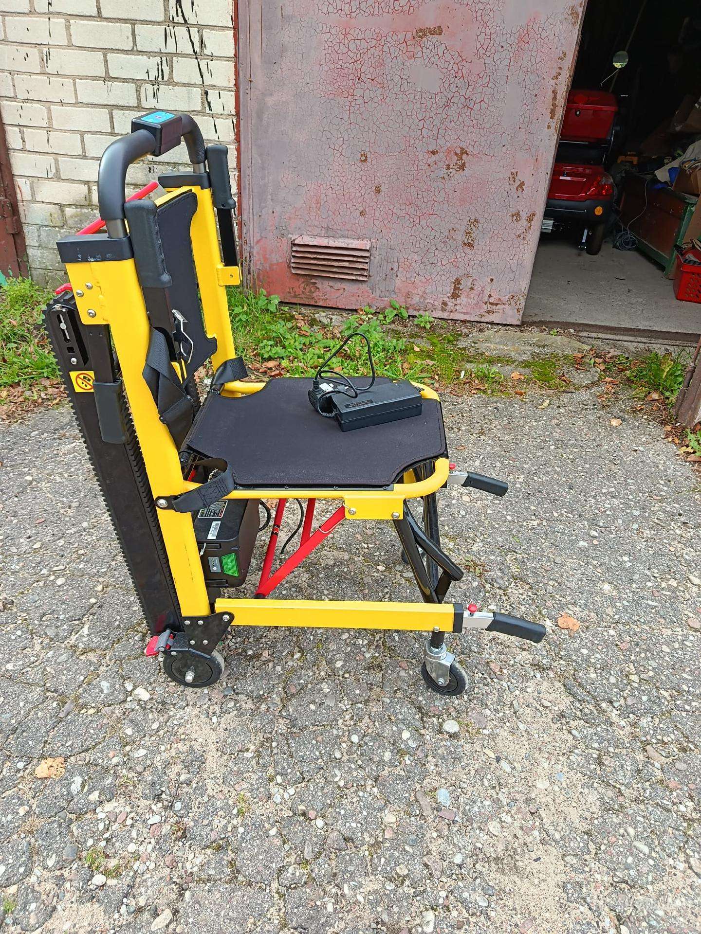 Parduodamas Elektrinis Laiptų Įveikimo mechanizmas