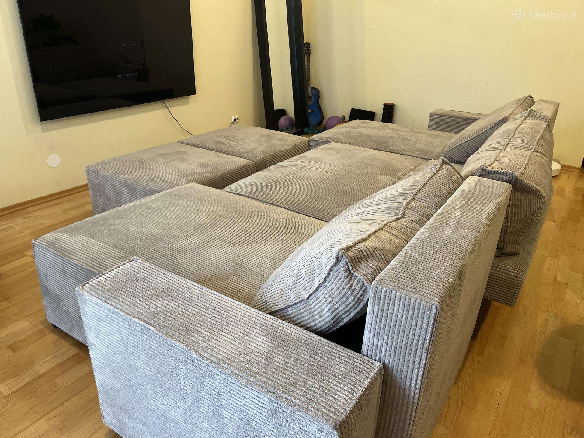 Kelis mėnesius naudota sofa