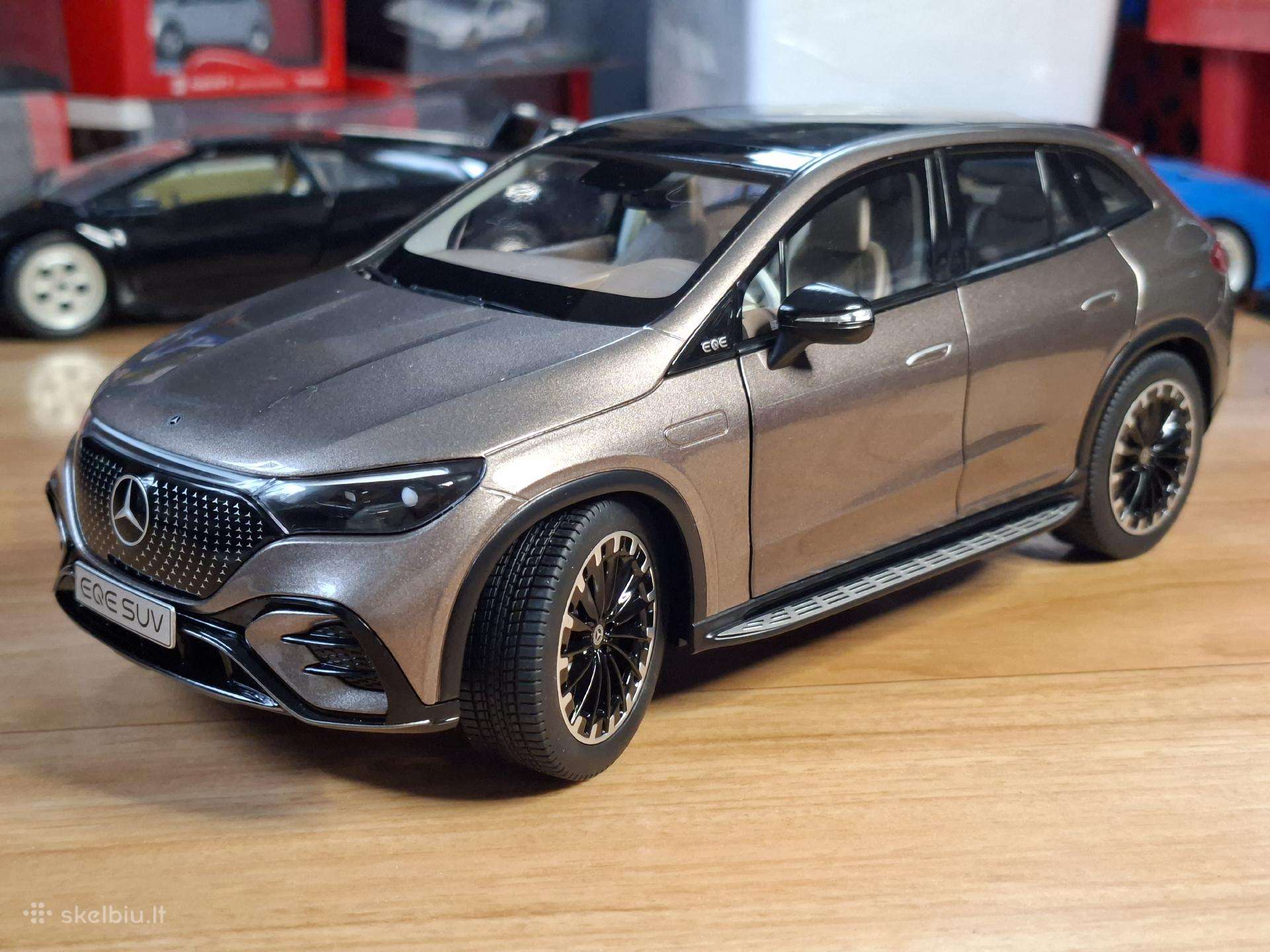 1:18 Mercedes Eqe Suv