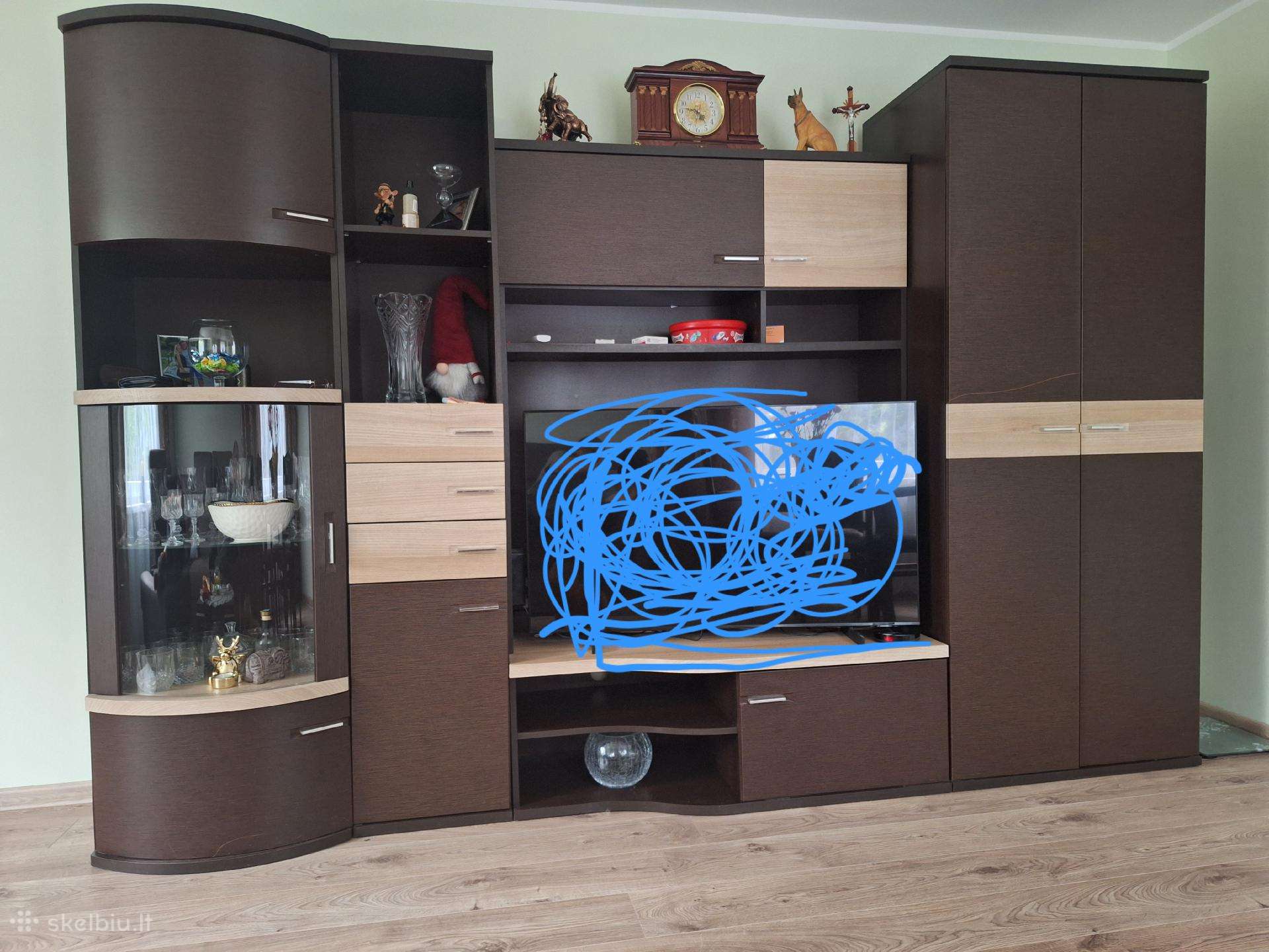 Parduodama deveta sekcija