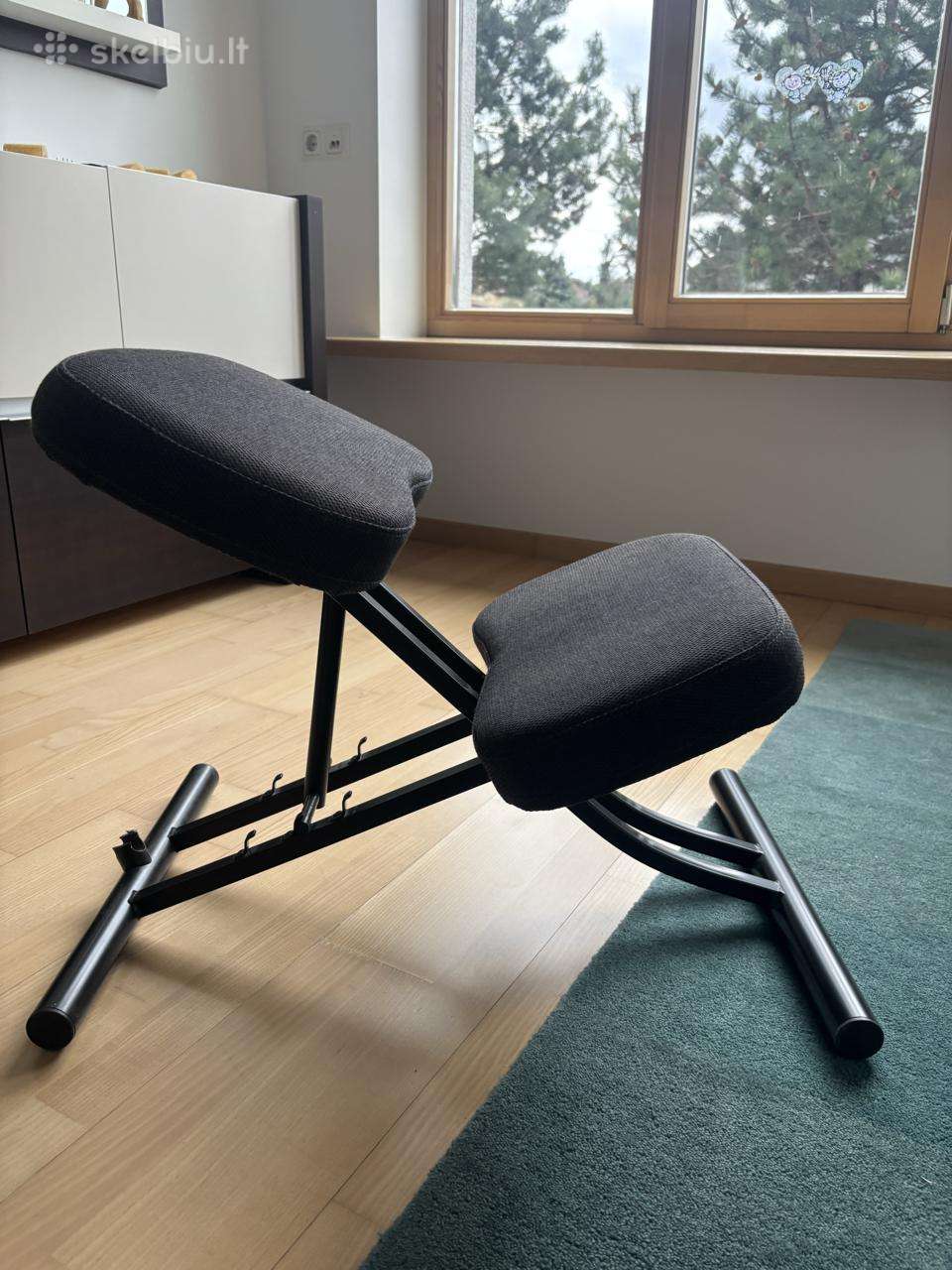 Eifred ergonominė žema klūpėjimo kėdė