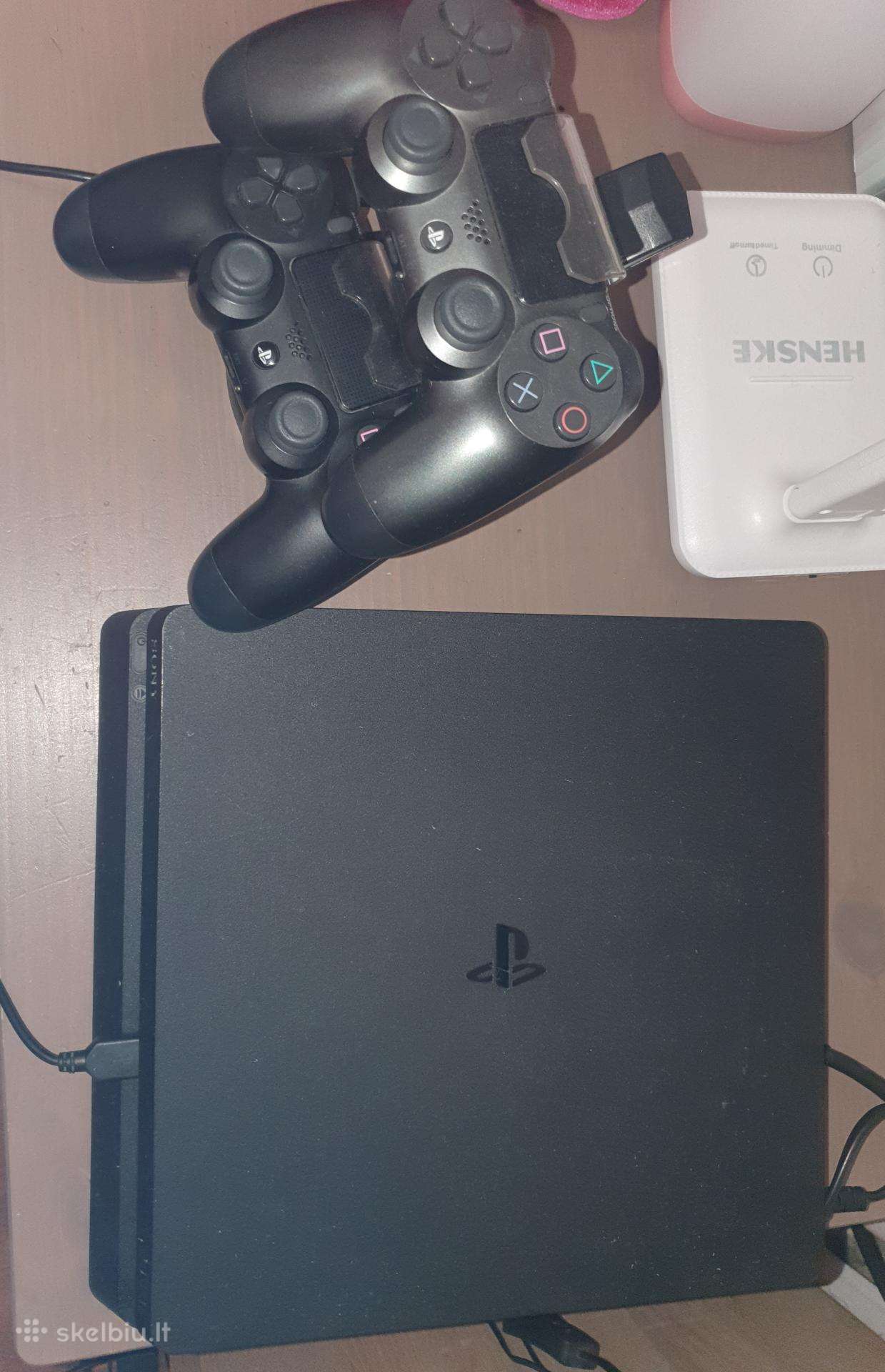Playstation 4 slim