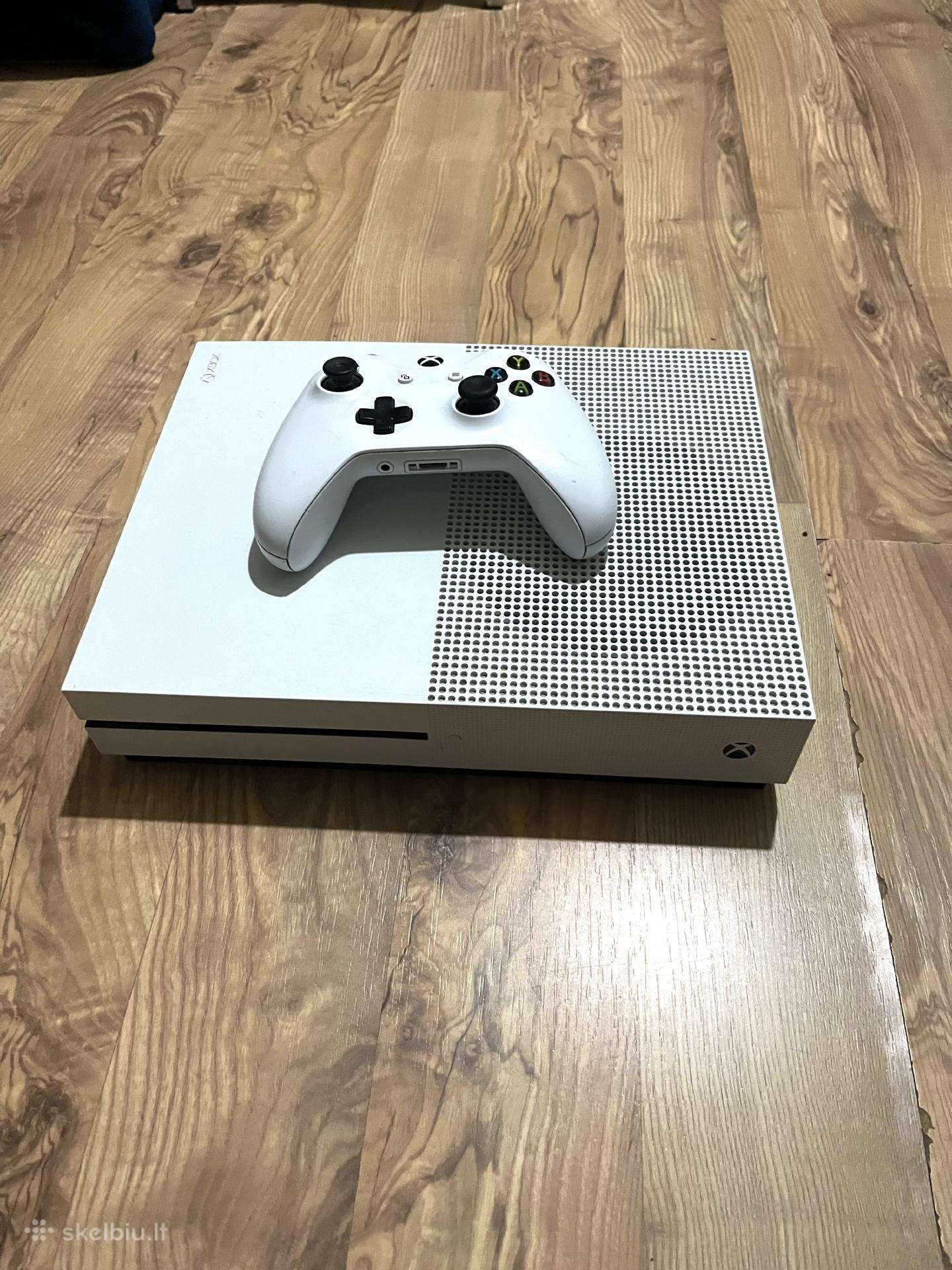 Xbox One S 500gb konsolė + pultelis