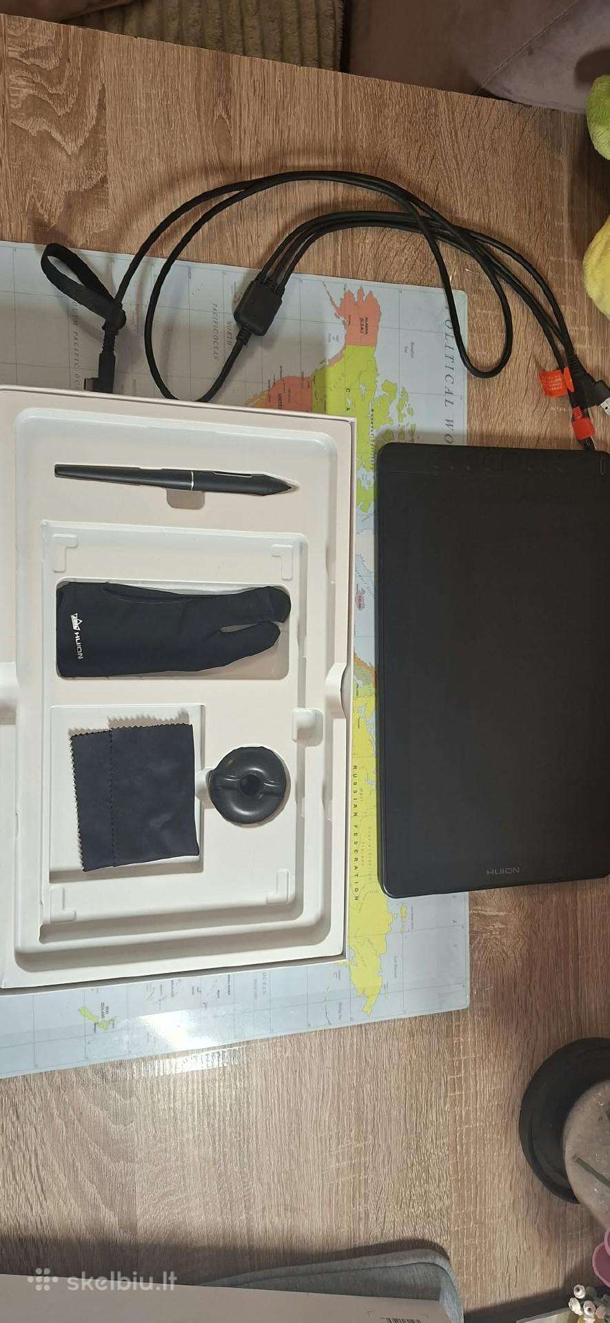 Parduodama piešimo planšetė Huion Kamvas 13