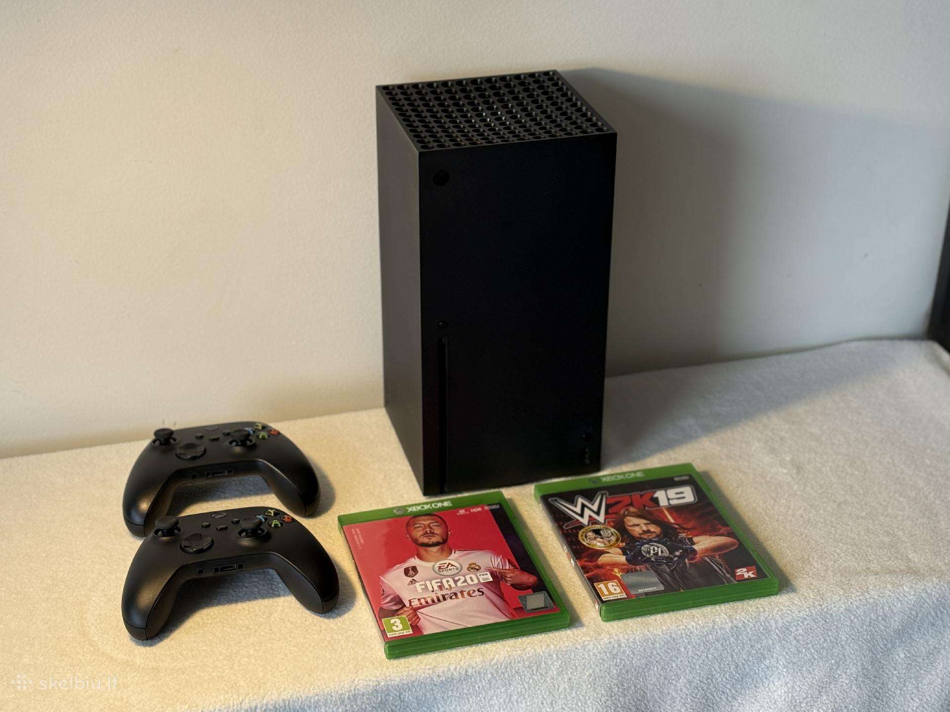 Xbox Series X 1tb, 2 Controllers, Fifa 20, Wwe2k19