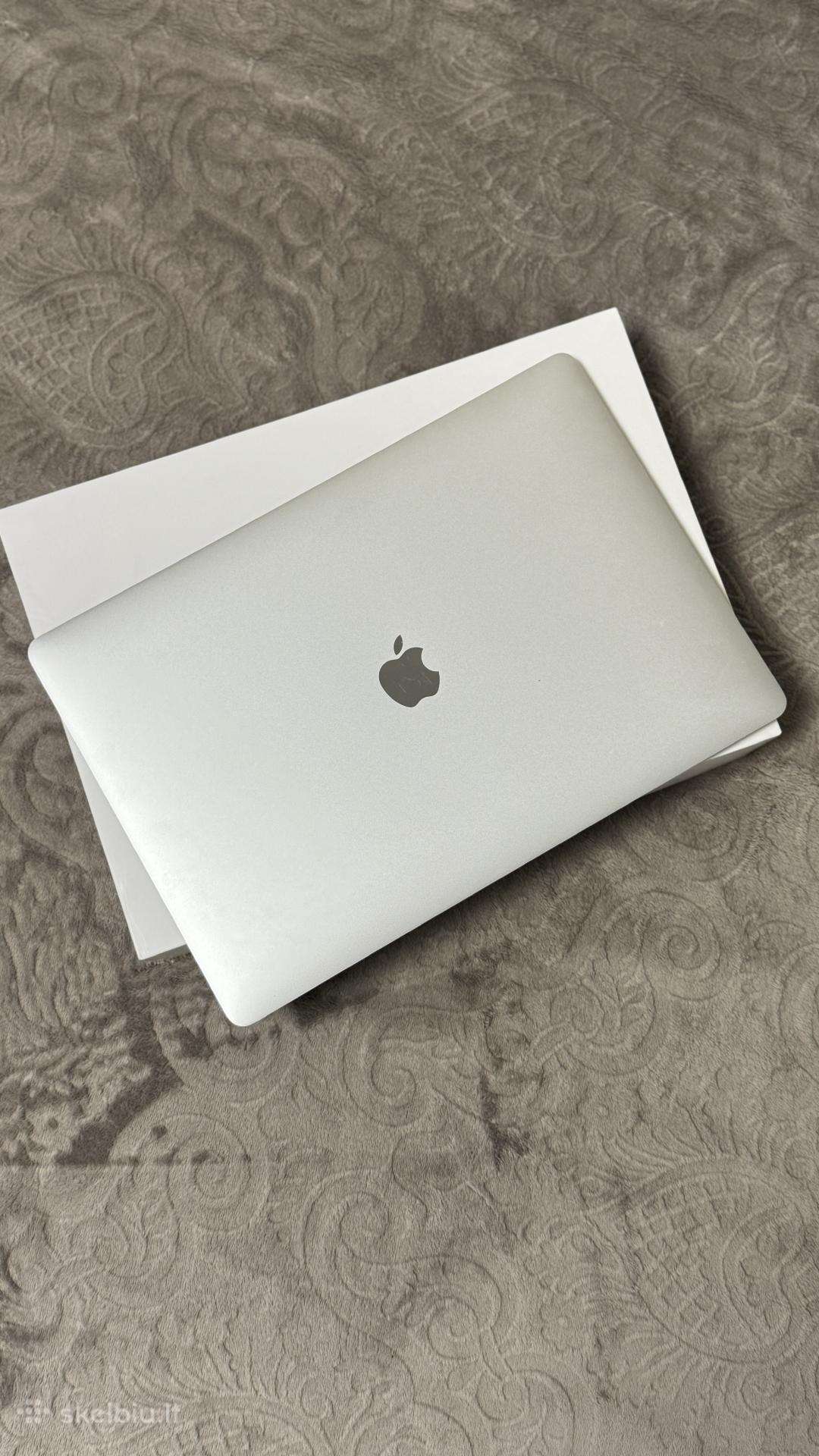 MacBook Pro 15 (2018) i7 16 GB RAM 256 GB S