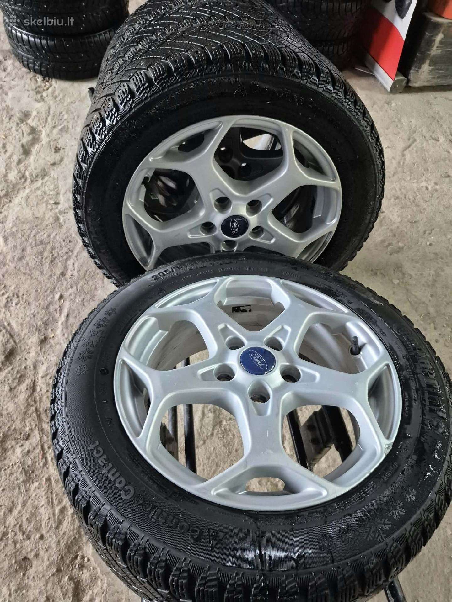 Ford r16 diskai su zieminem padangom