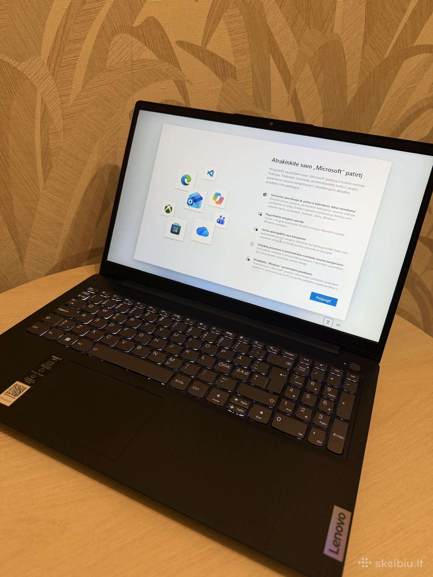 Lenovo Ideapad 15 – Intel Core i3