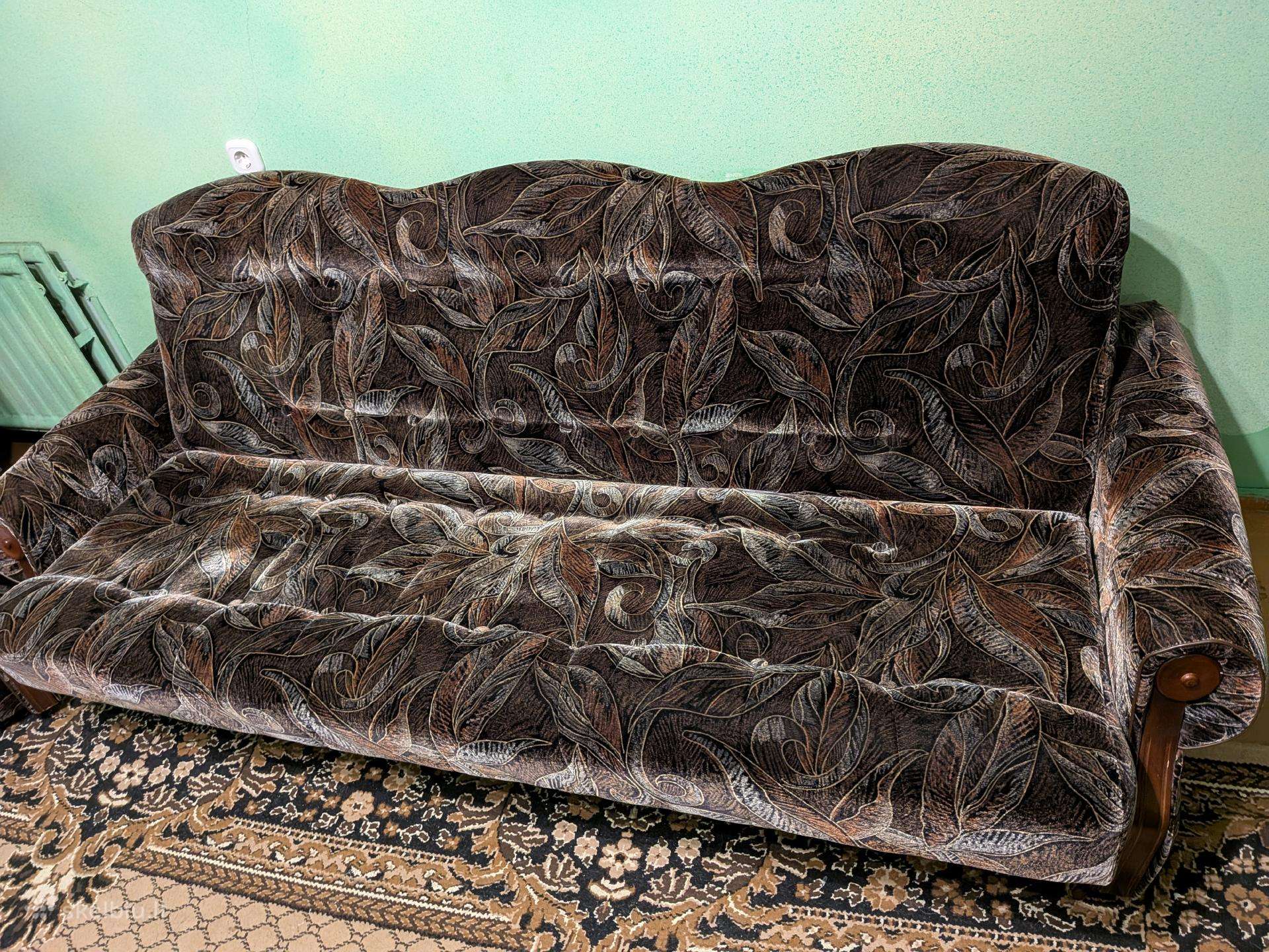 1. Sofa (iš svetainės komplekto)