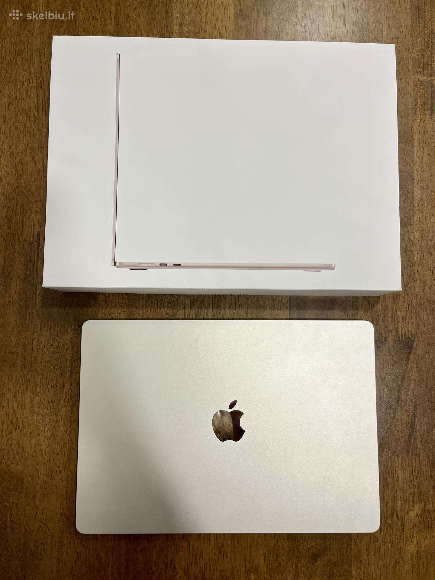 MacBook Air 15" M3 16 GB / 512 SSD
