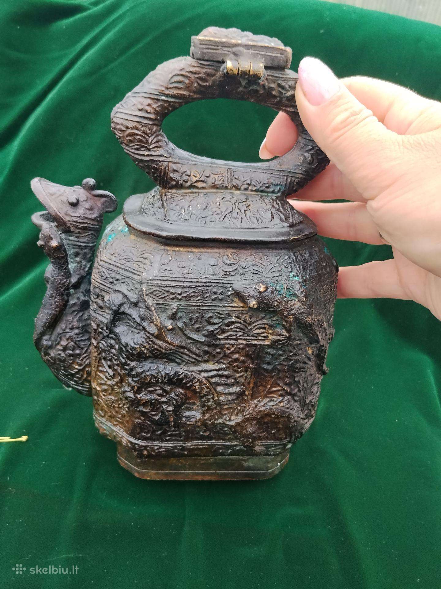 Vintažinis Borneo regiono virdulys (Kiri)