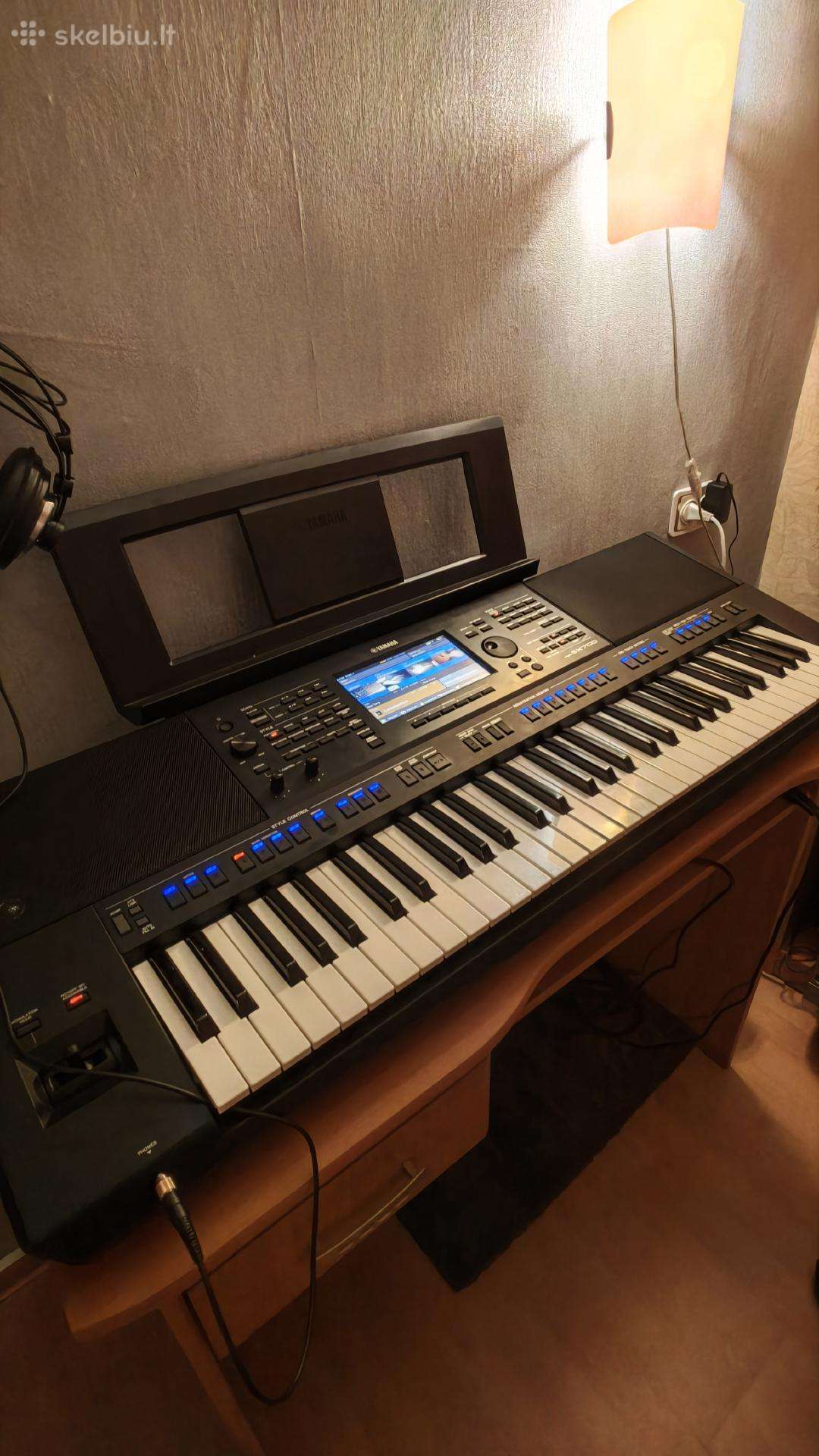 Parduodu Yamaha Psr-sx700 puiki būkle.