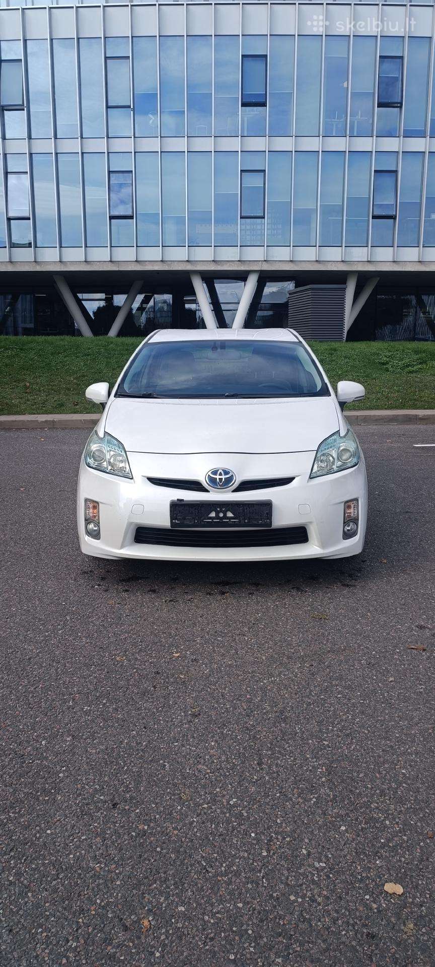 Toyota Prius 3 Išsimokėtinai arba Nuoma