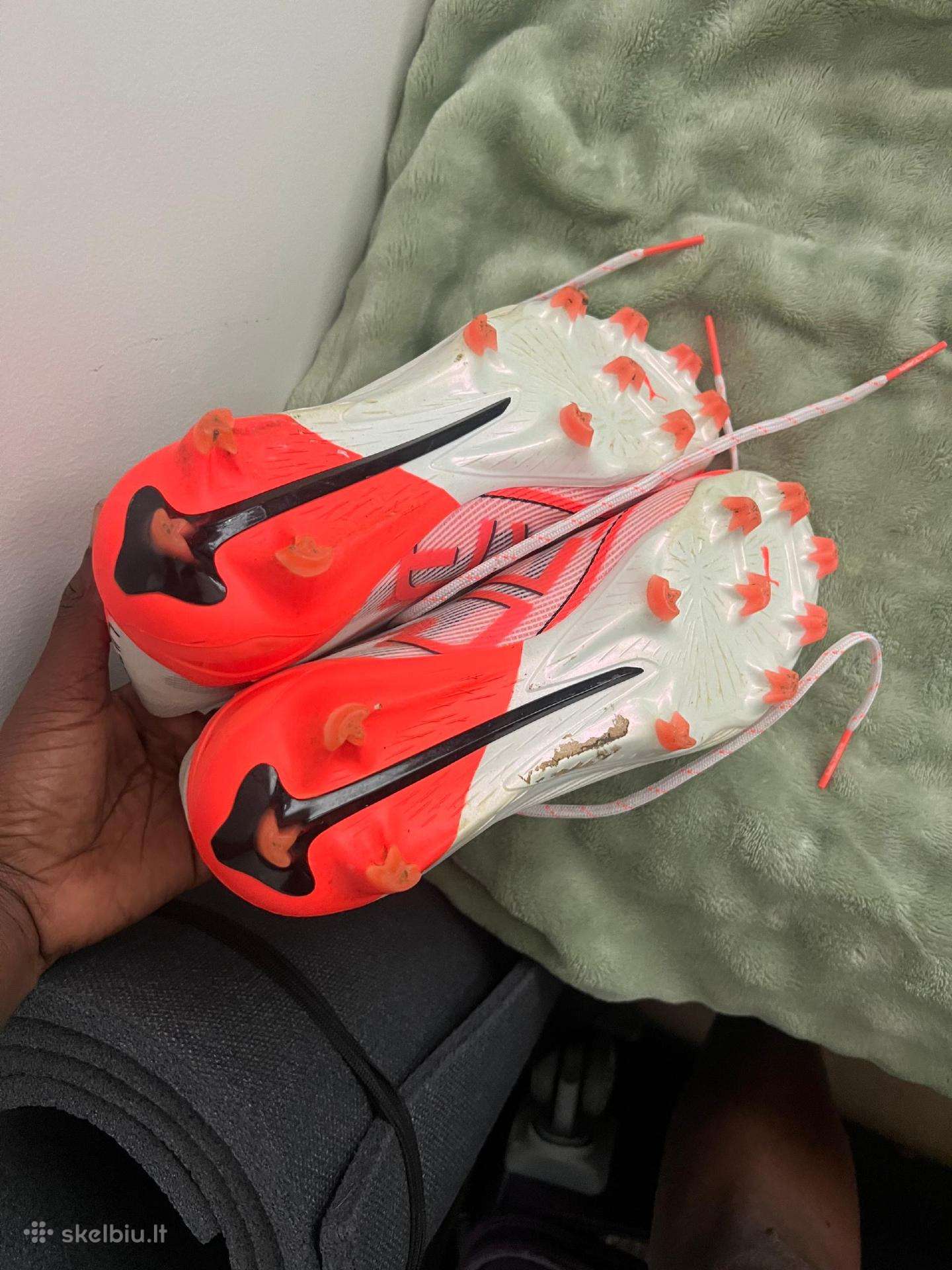 Puma Ultra football boots Size: Eu 40.5 / UK 7