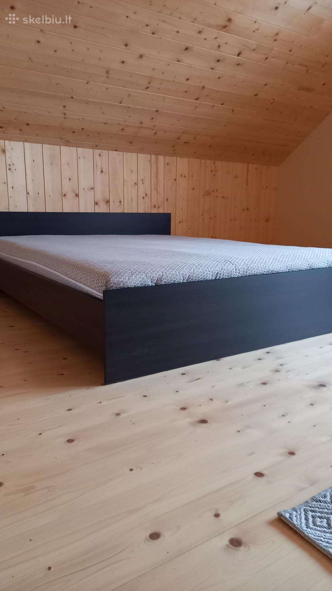 Dvigulė miegamojo lova