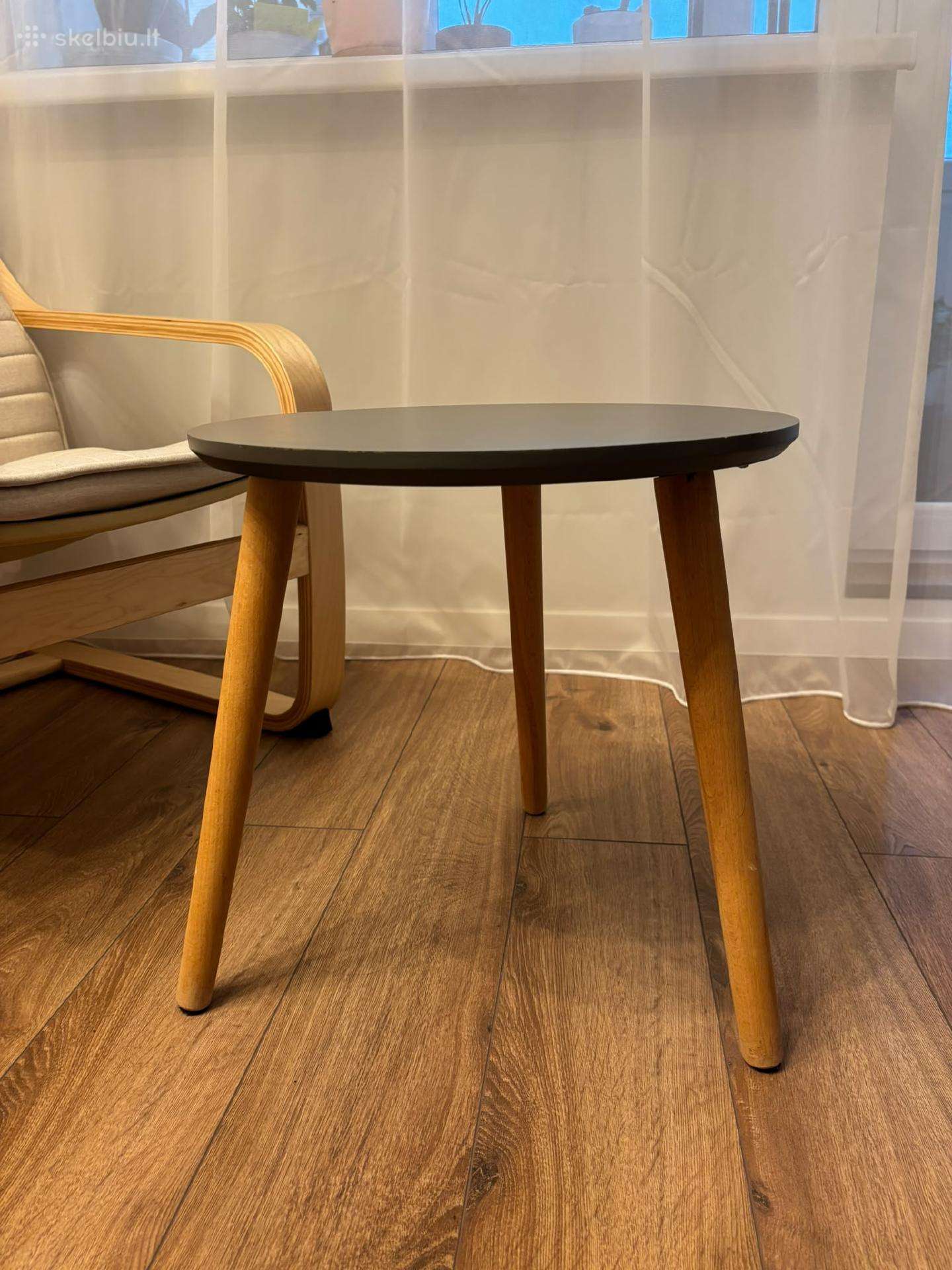 Žurnalinis staliukas 40cm
