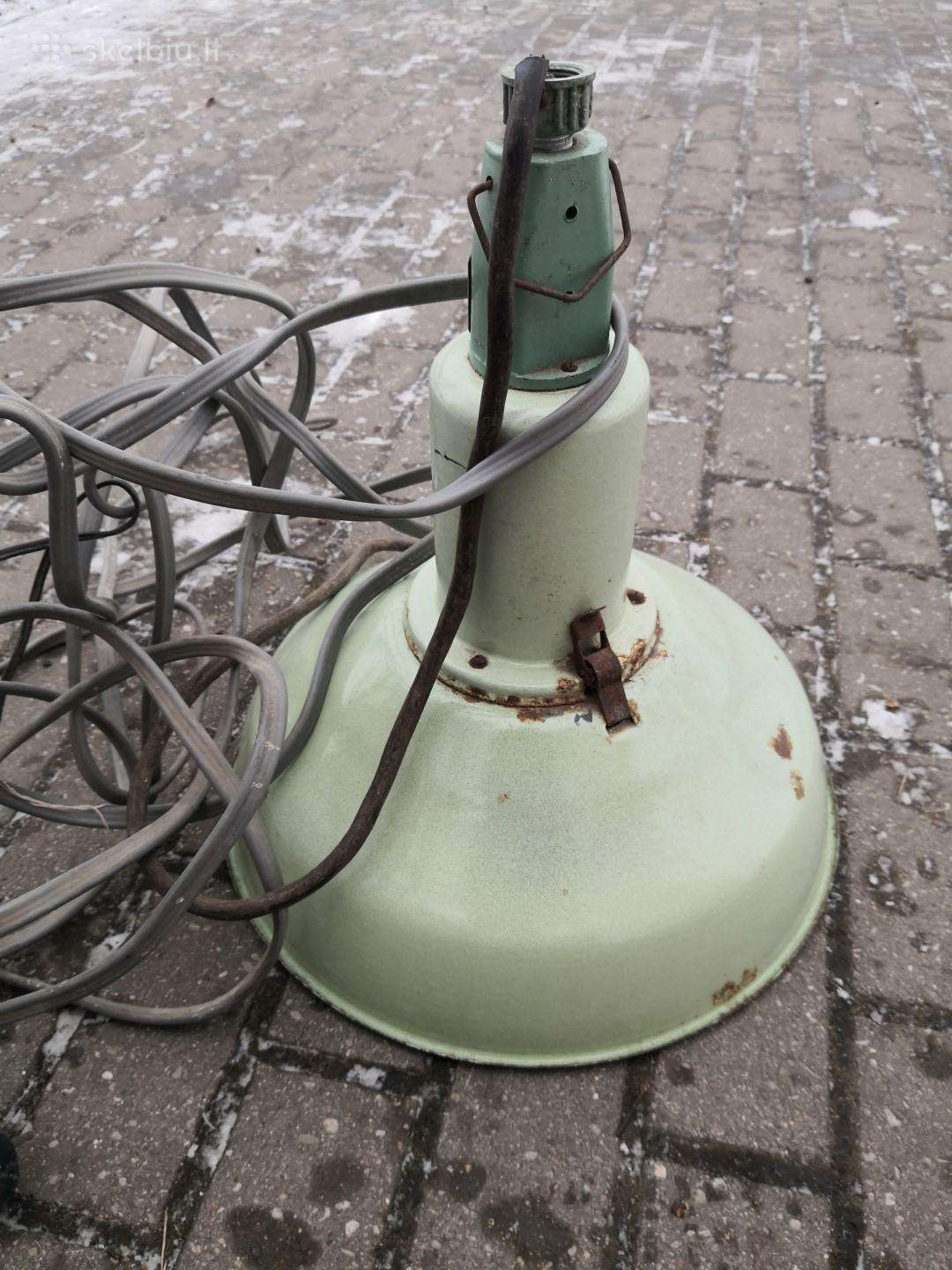 Rusiškas senas didelis lubinis metalinis šviestuva
