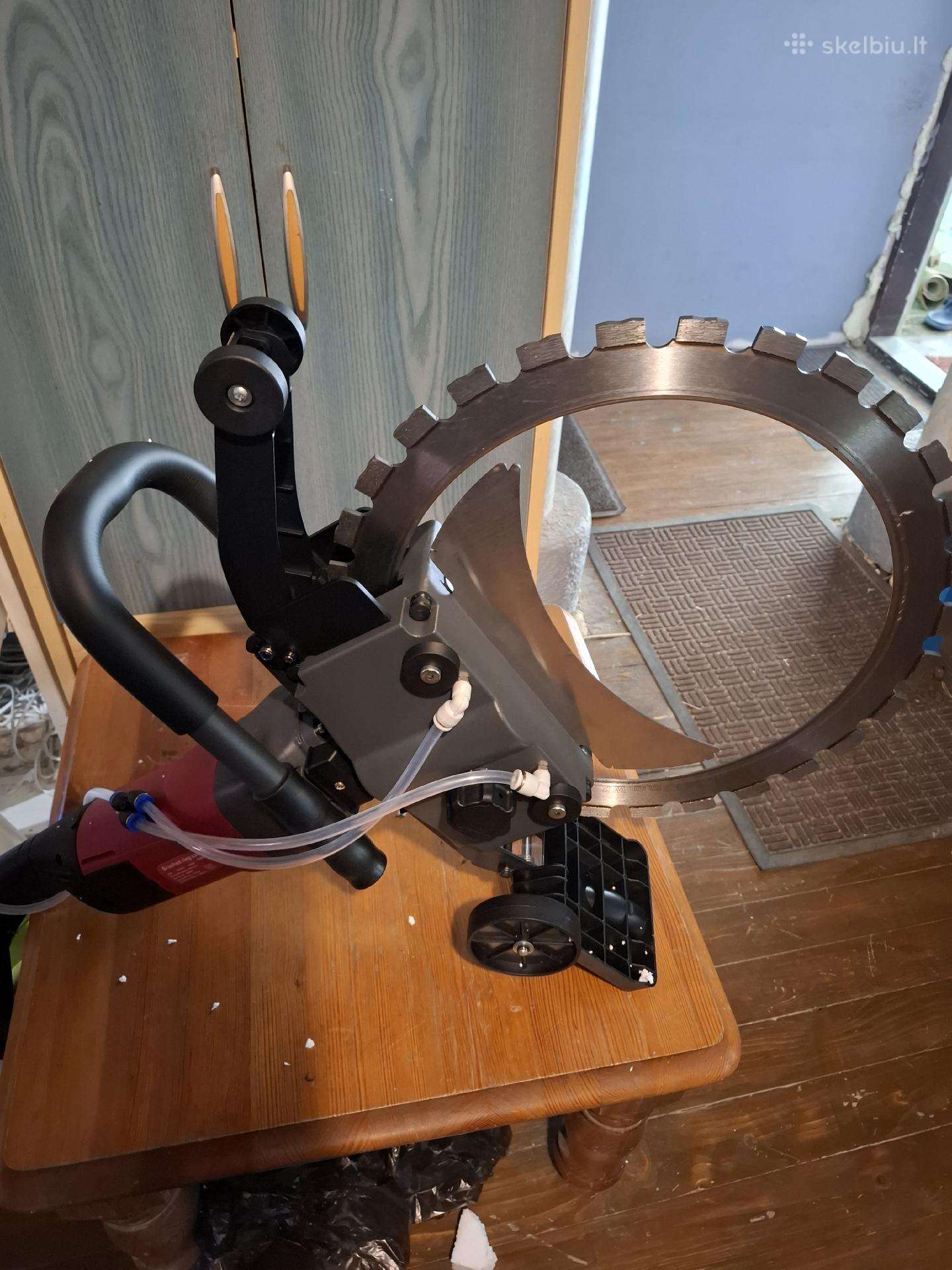 Betono pjūklas ring . Pjauna 30cm gylį.