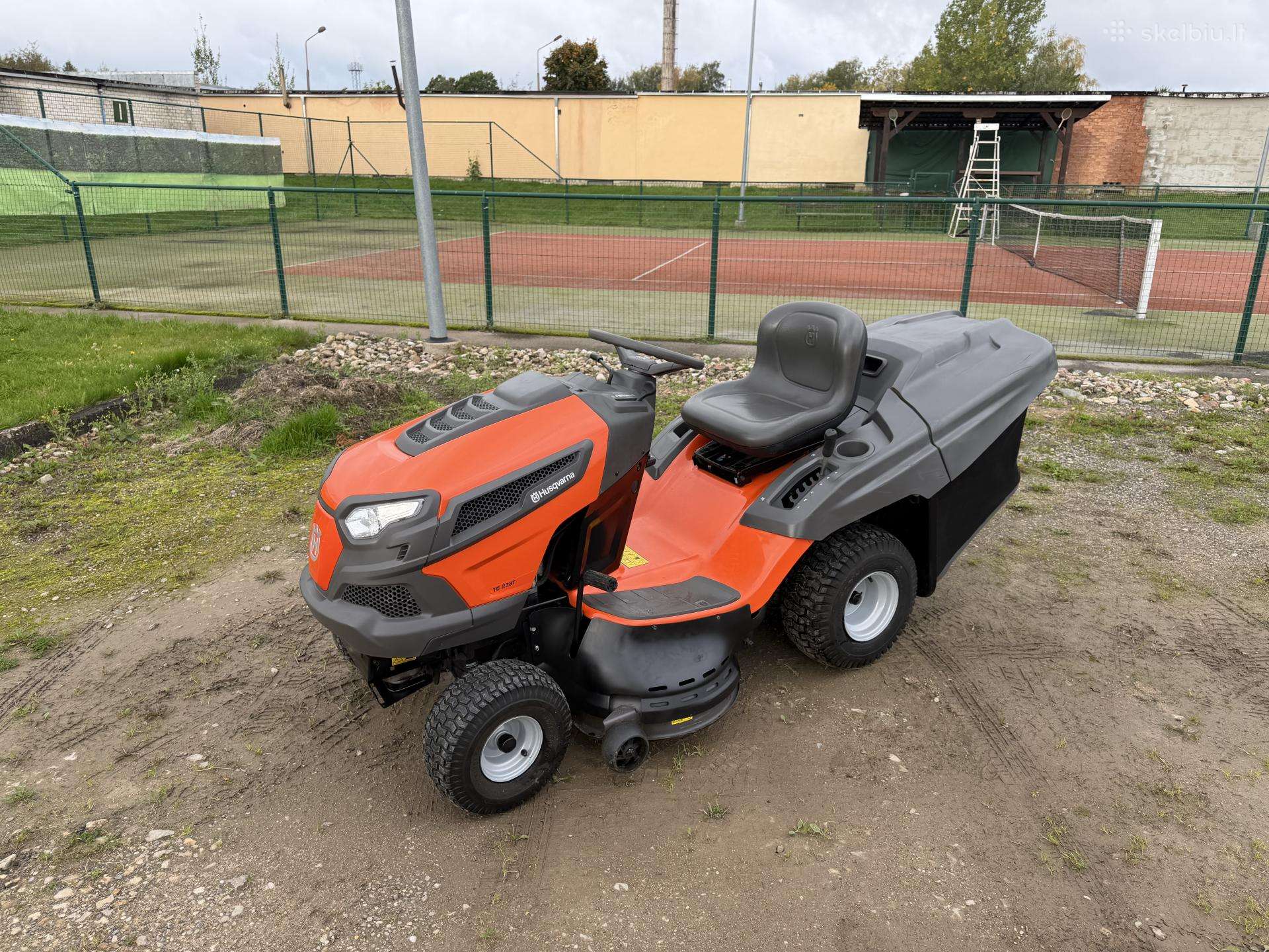Sodo traktoriukas Husqvarna Tc238t