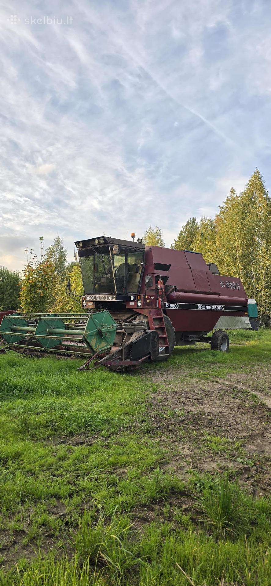 Dronningborg 8500 kombainas ir kėderio vežimėlis