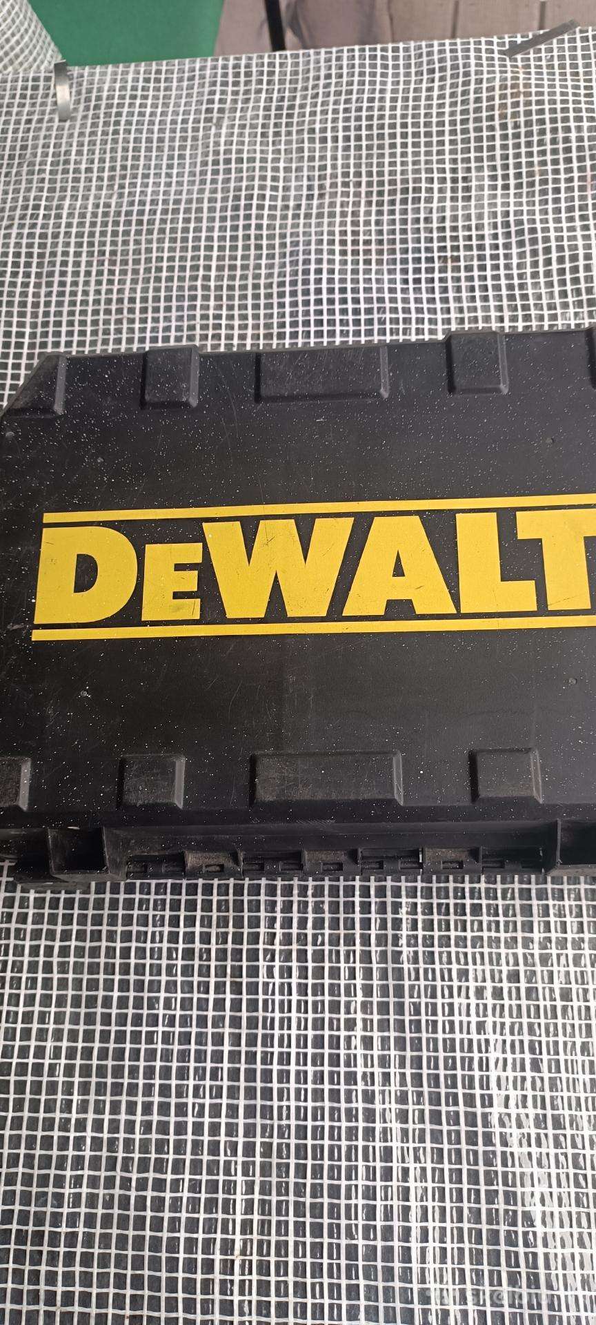 Dewalt 12 V akumuliatorinis suktuvas–gręžtuvas