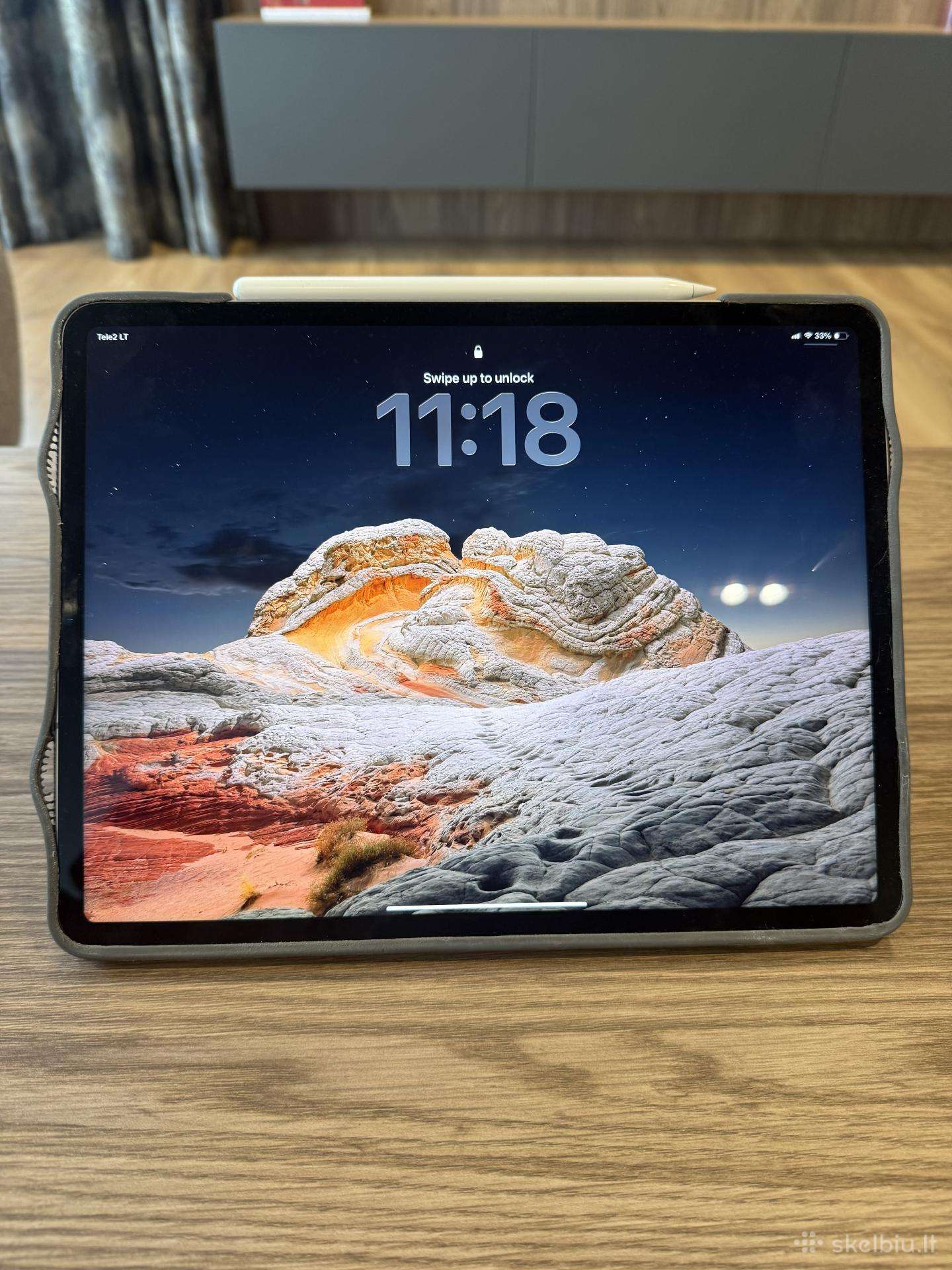 iPad Pro 12.9" M4 Apple Pencil, Logitech Combo