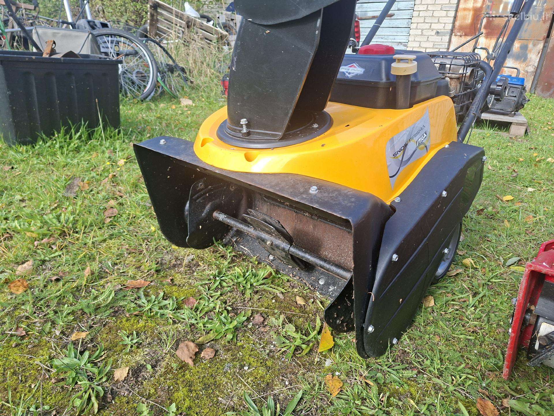 Benzininiai Sniego pustuvas stiga dalimis
