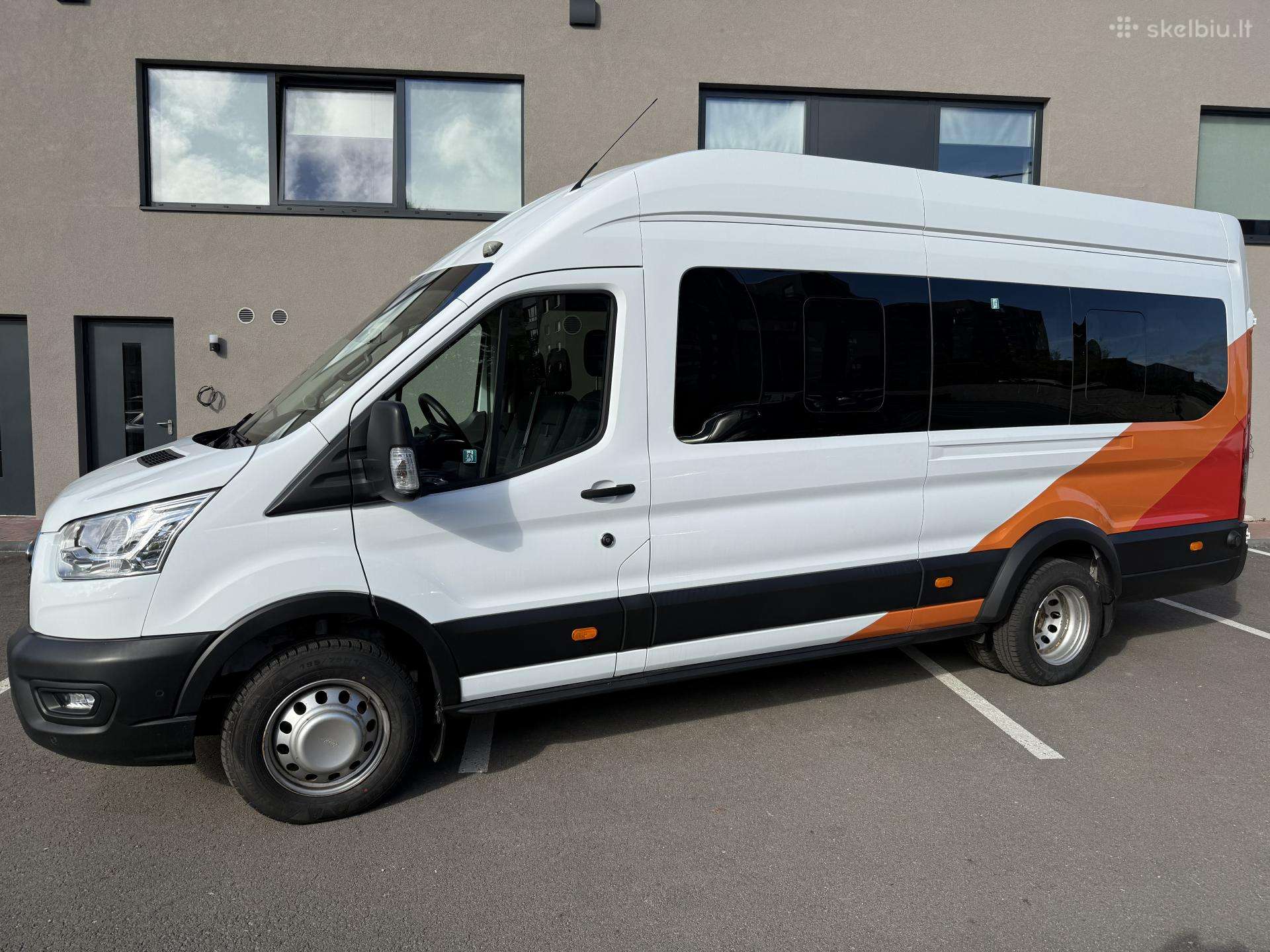 Keleivinis mikroautobusas 16+1