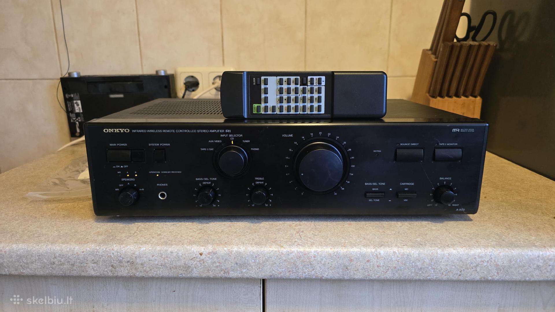 Onkyo A-803 stiprintuvas su distanciniu pultu
