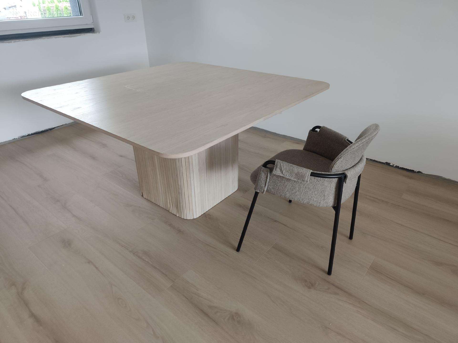 Valgomojo stalas 140x140x75