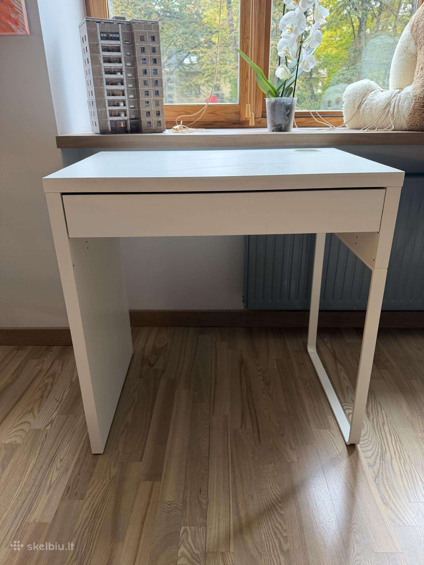 Ikea Micke baltas stalas