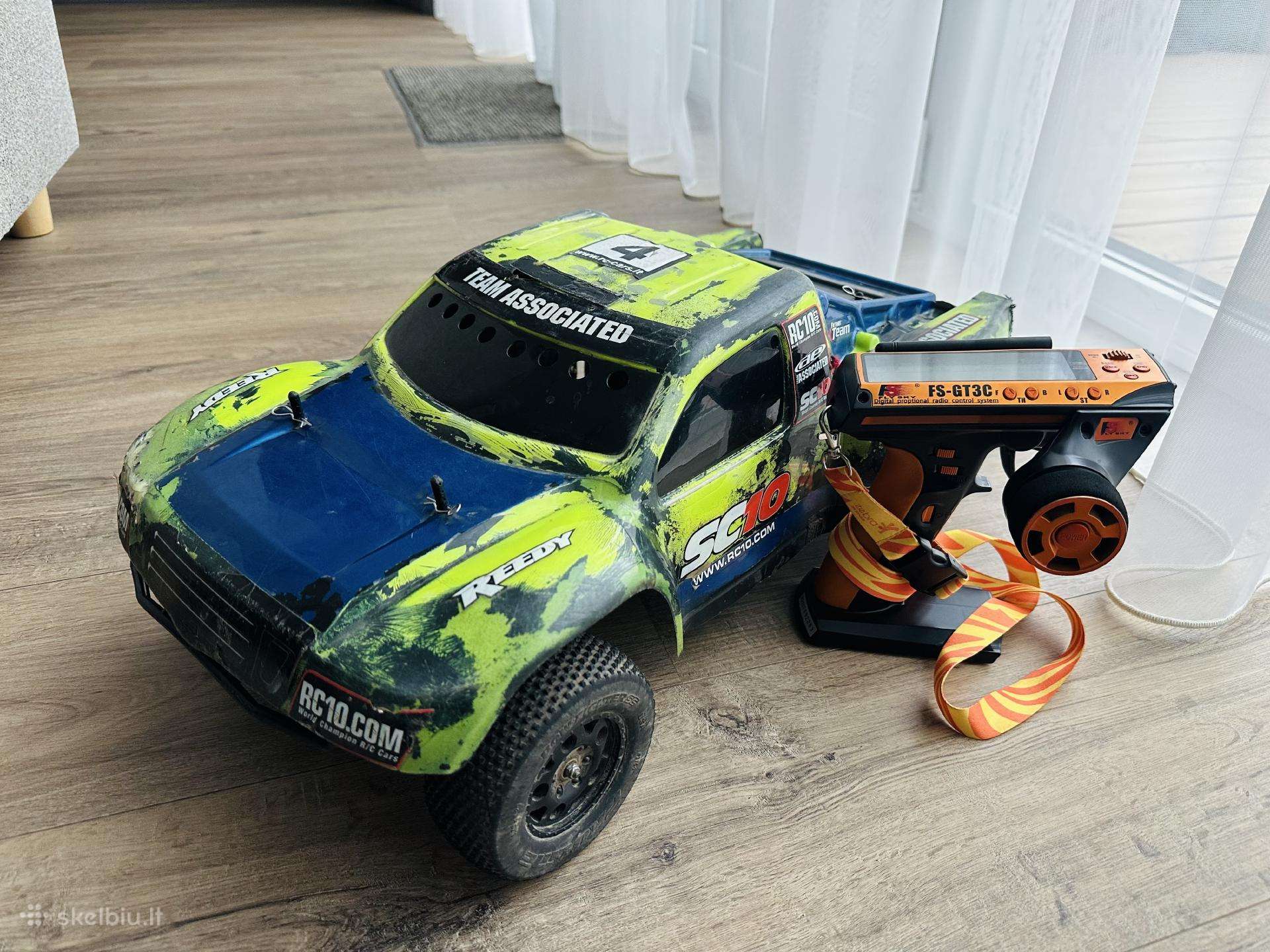 Team Associated sc10