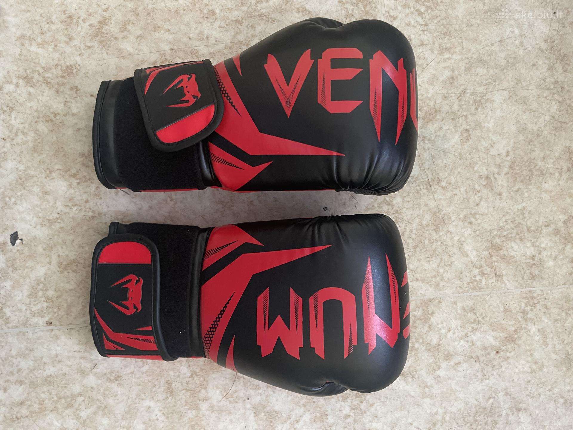 Venom boxo pirstines